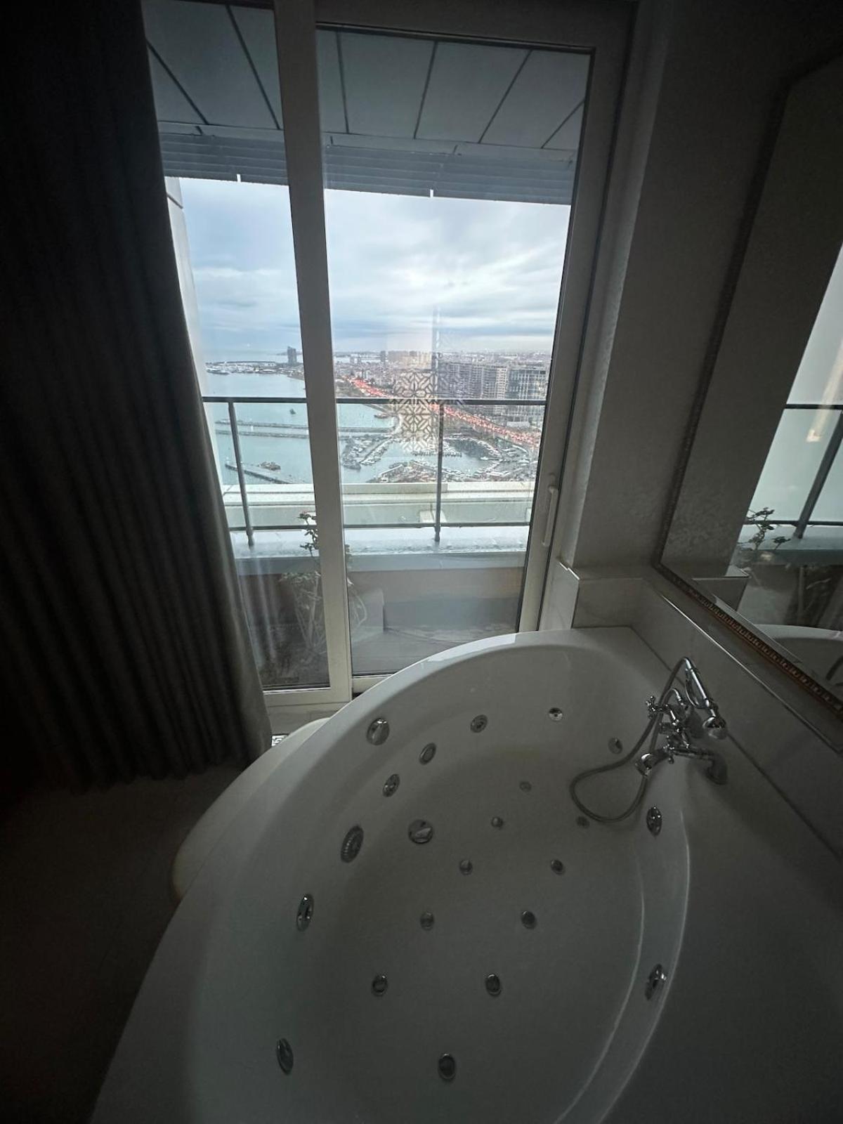 Magnificent High Floor With Private Jacuzzi * Istanbul