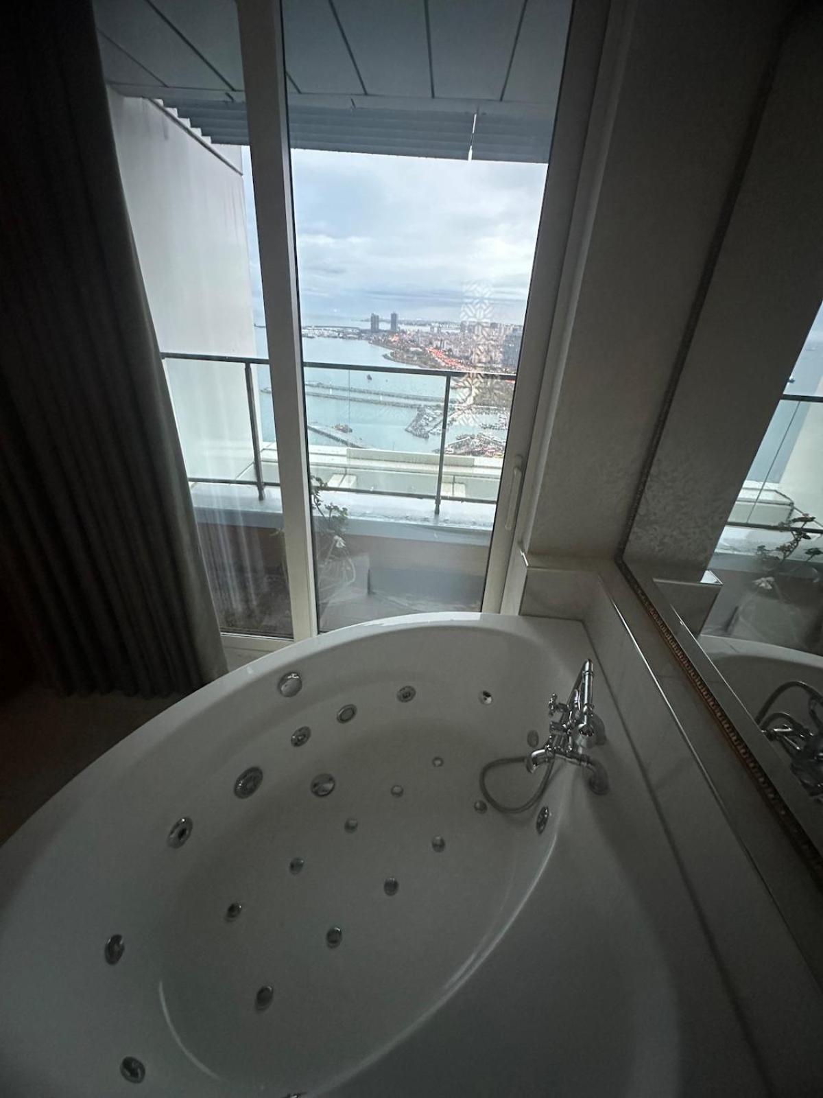 Apartment Magnificent High Floor With Private Jacuzzi Istanbul