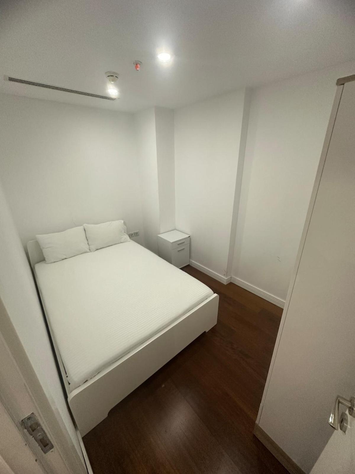 Magnificent High Floor With Private Jacuzzi Apartment *