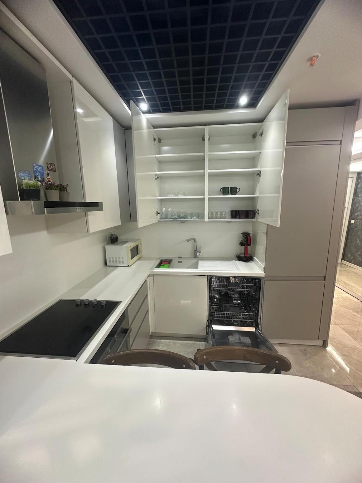 Magnificent High Floor With Private Jacuzzi