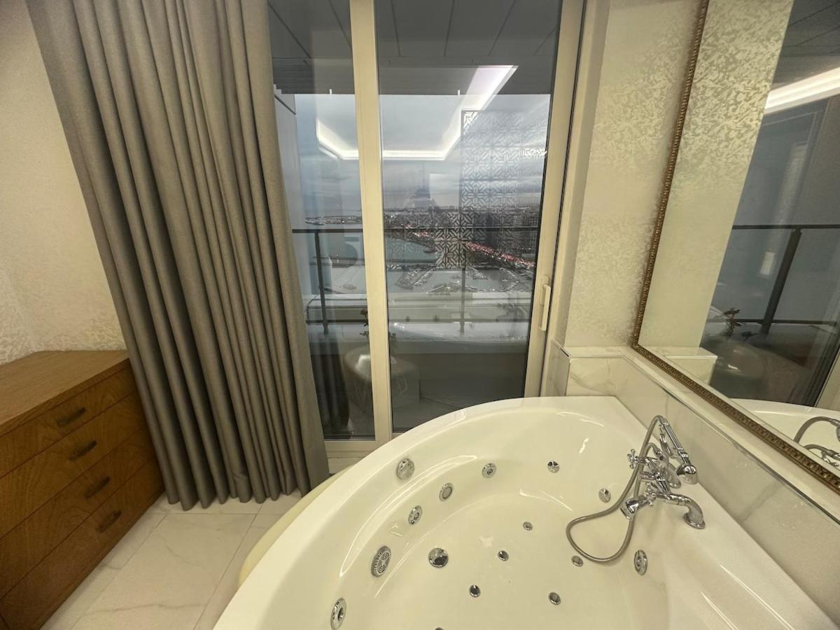 Magnificent High Floor With Private Jacuzzi Apartment Istanbul