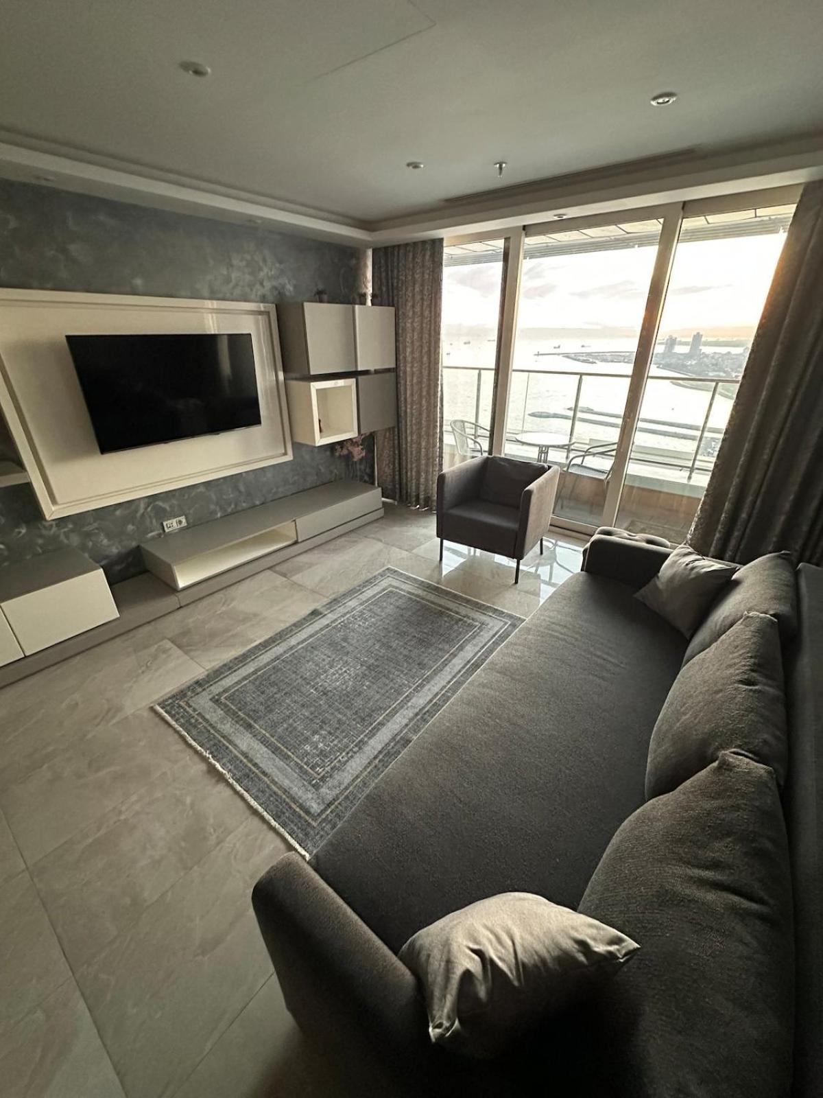 Magnificent High Floor With Private Jacuzzi