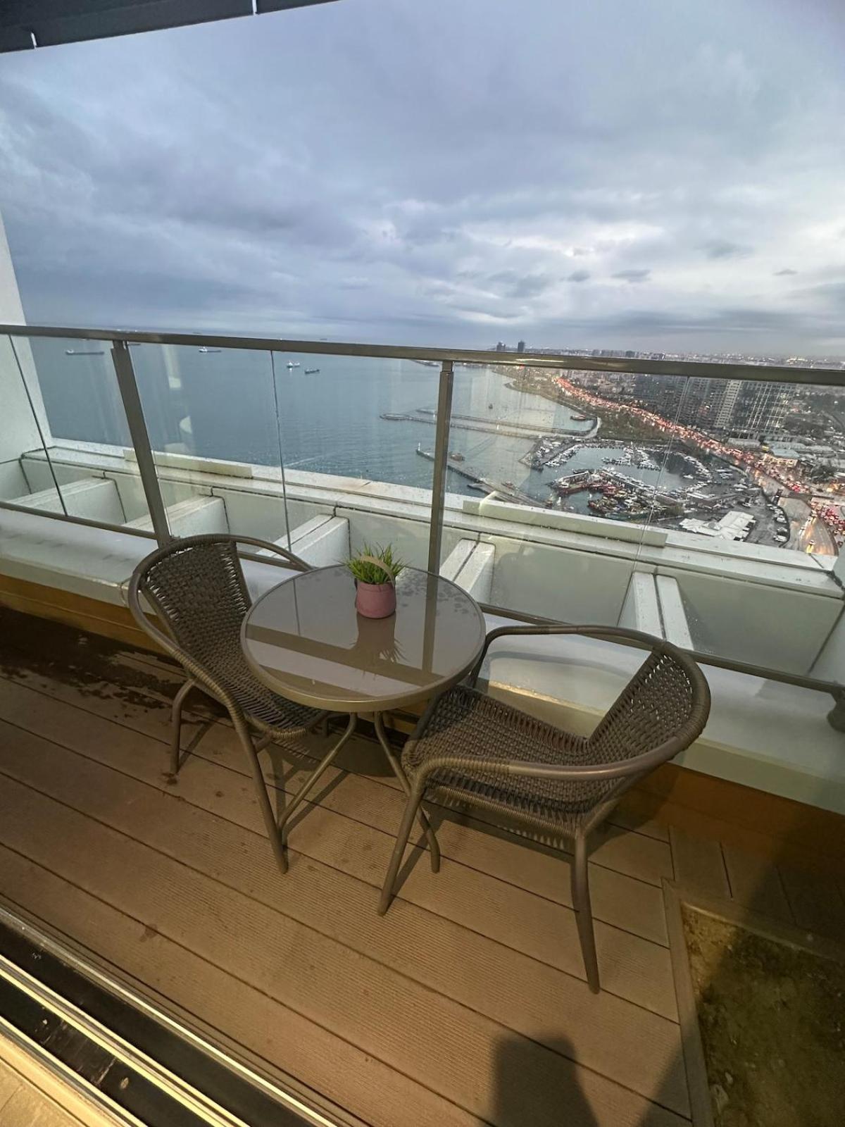 Magnificent High Floor With Private Jacuzzi Apartment