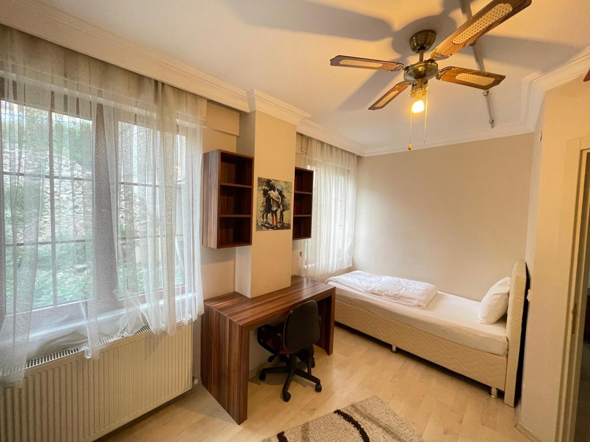 Point Aparthotel 2*