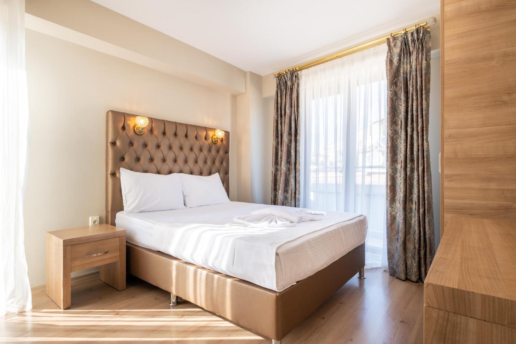 Lavin & Hotel