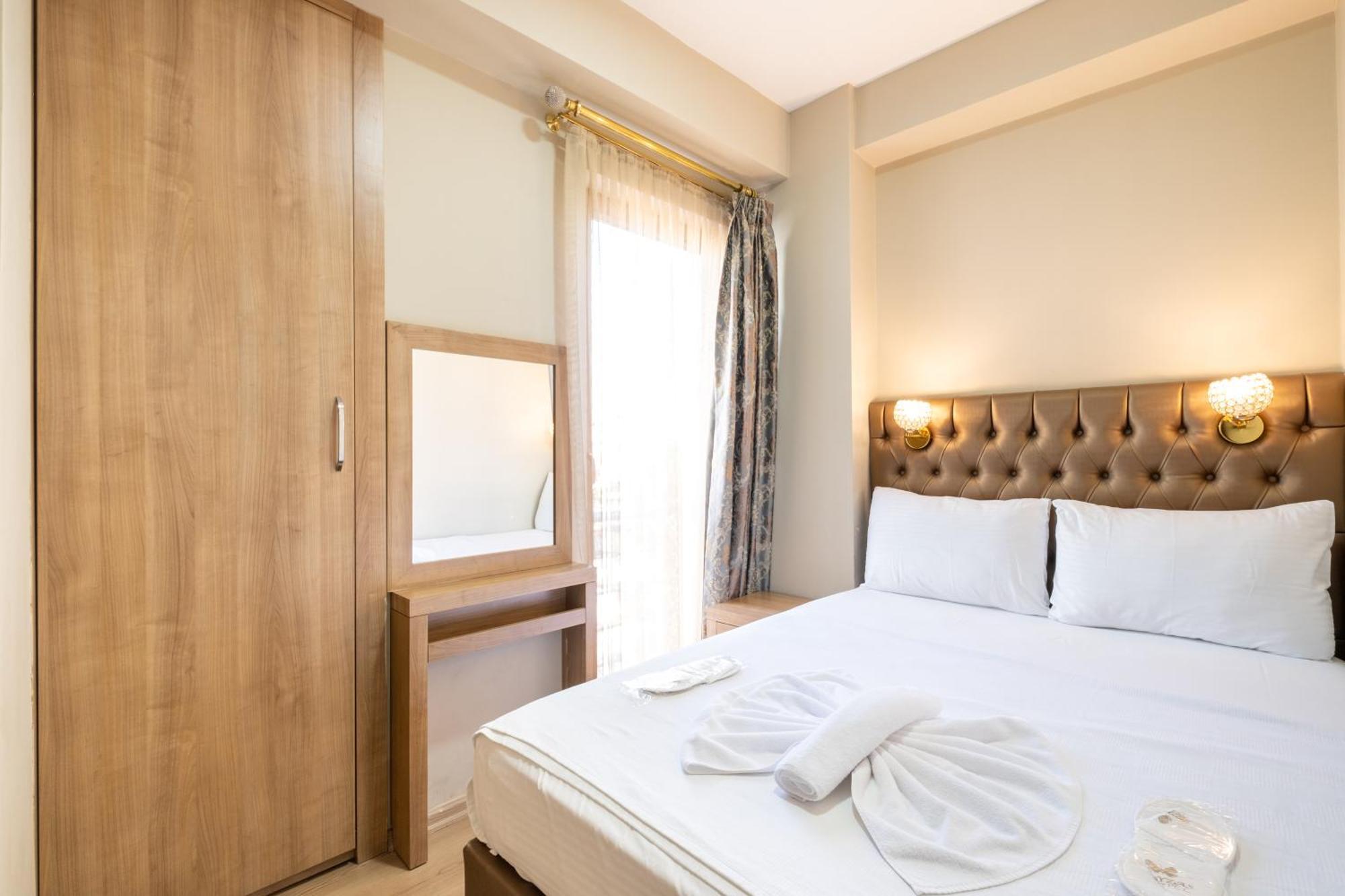 Hotel Lavin & *