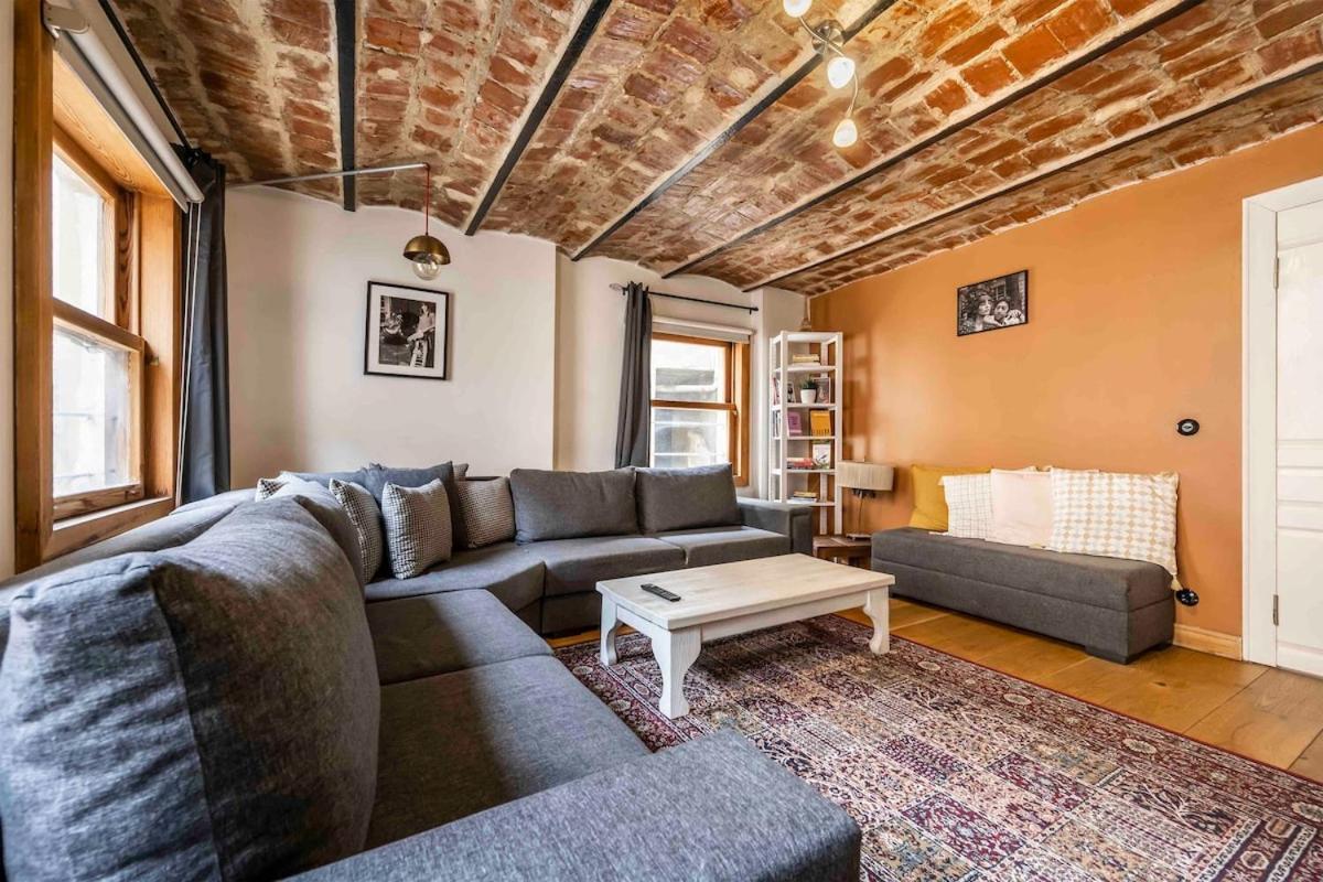 Apartment Terrace With Tower View Istanbul