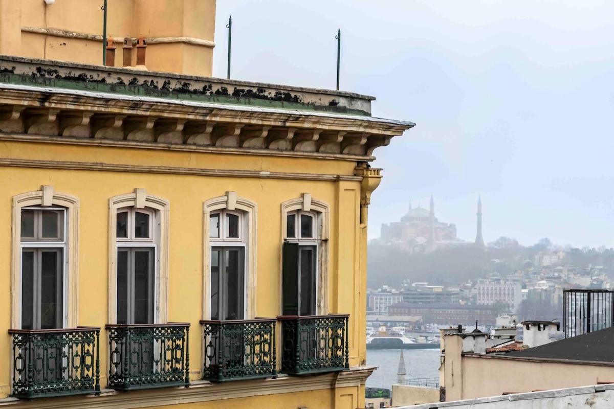 Apartment Terrace With Tower View *