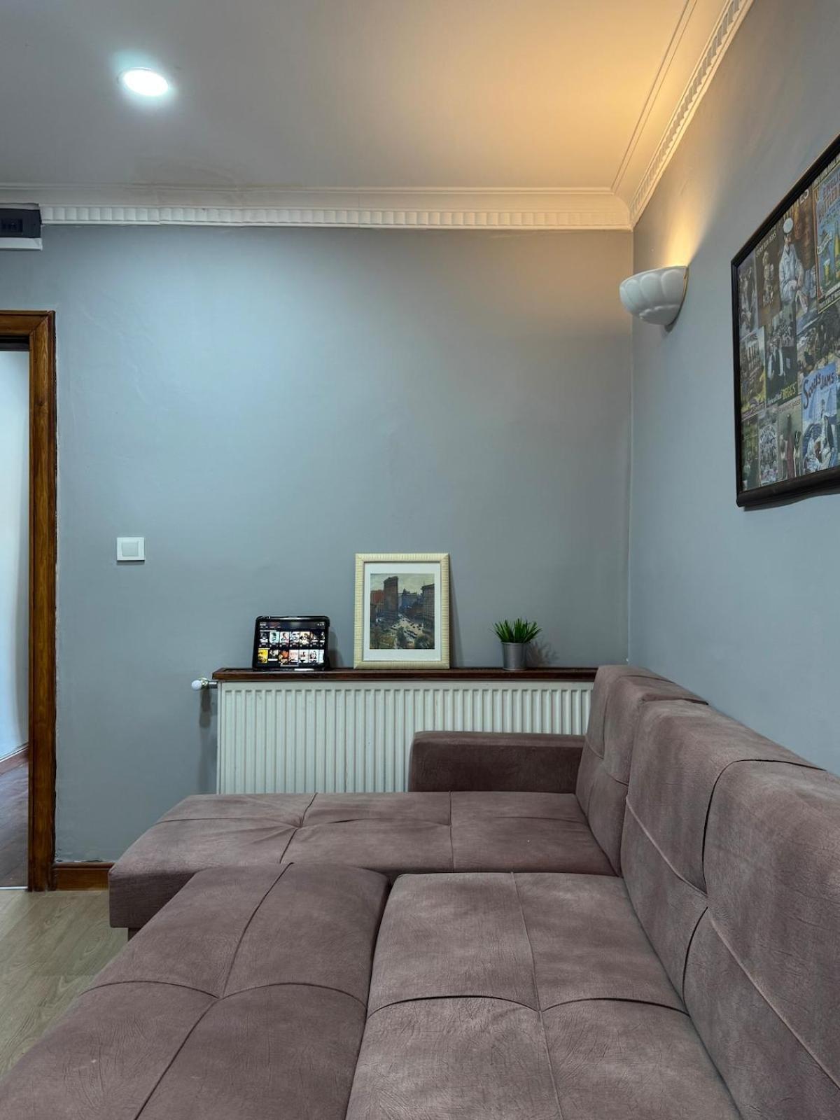 Perahomes Wooden Flat Apartment