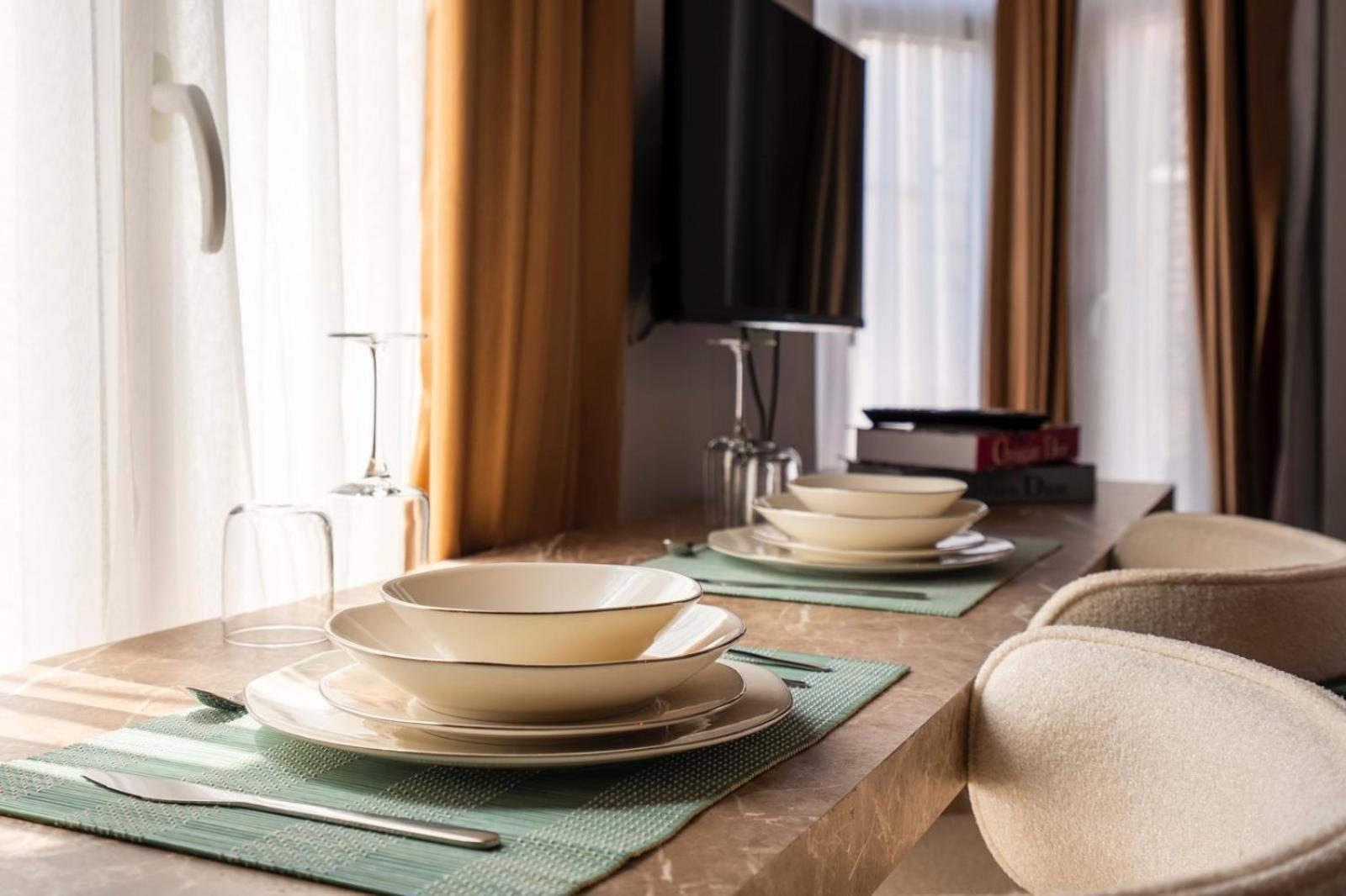 Leyan Hotel