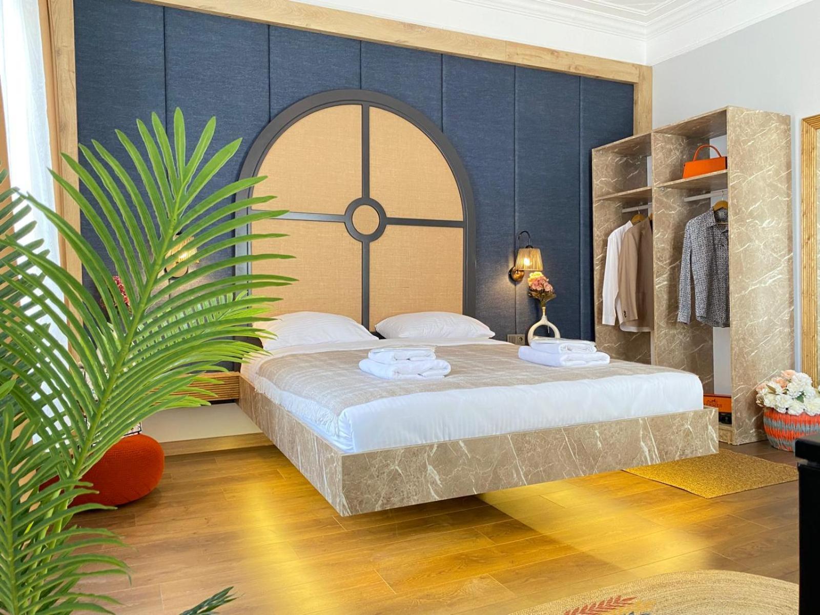 Leyan Hotel