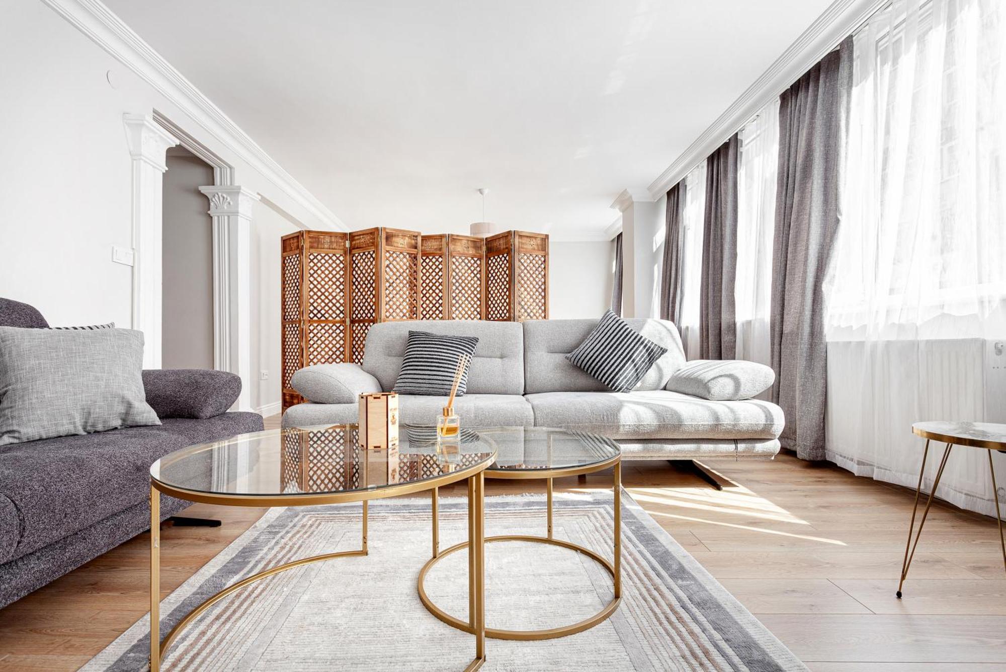 Apartment Chic Spacious 4br With Lift On Main Street 2m Metro Istanbul