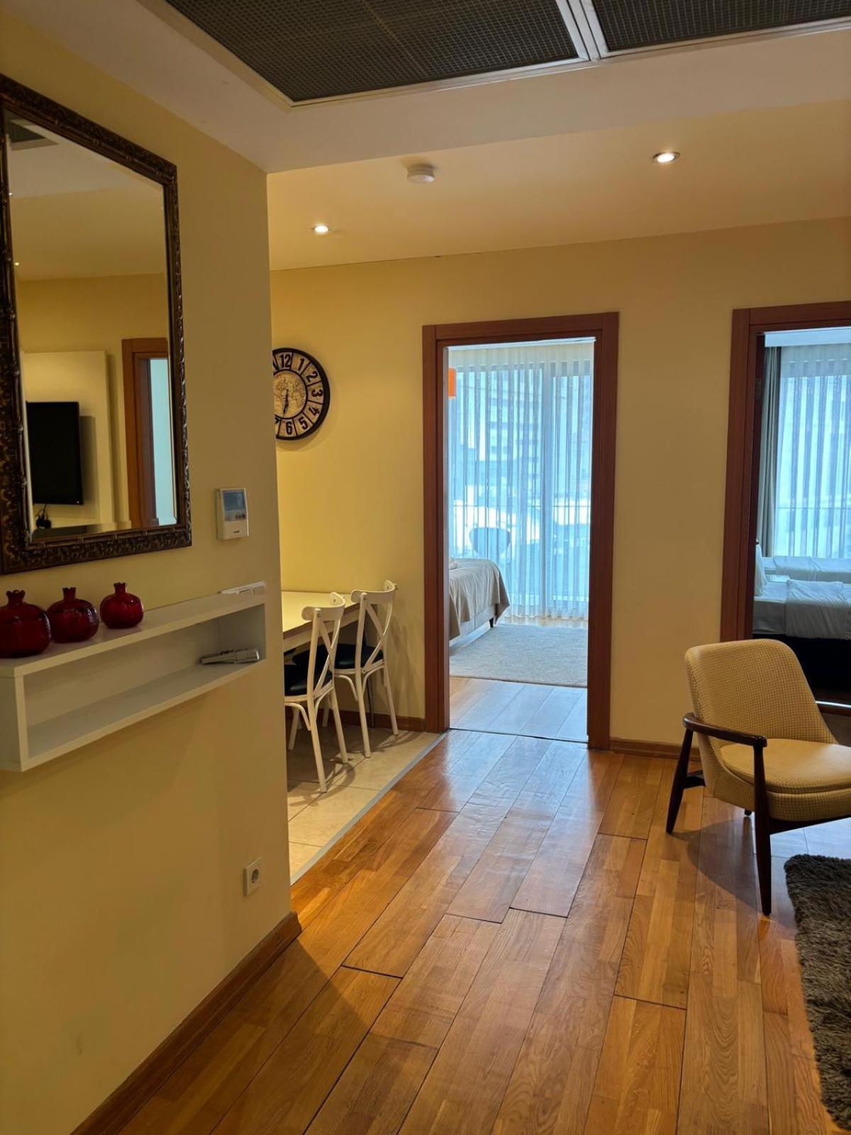 Taksim Cozy Flat With Swimming Pool, Sauna And Ac