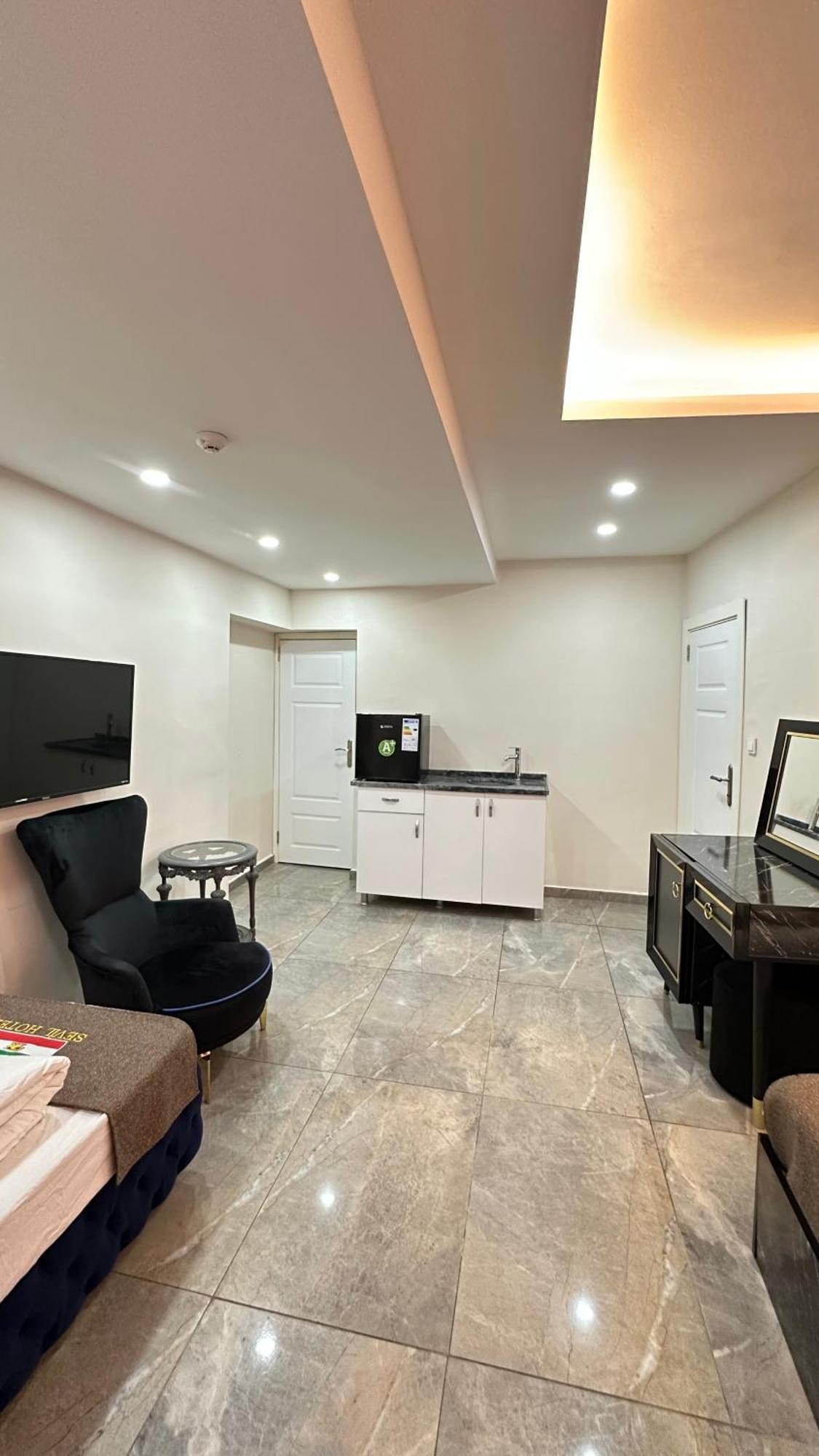 Sevil New Aparthotel *