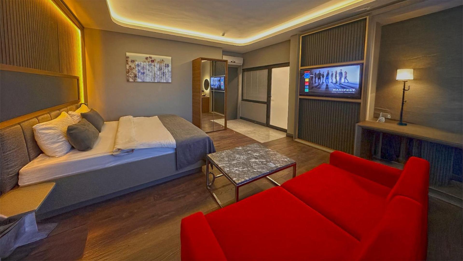 216 Eagle Palace Hotel