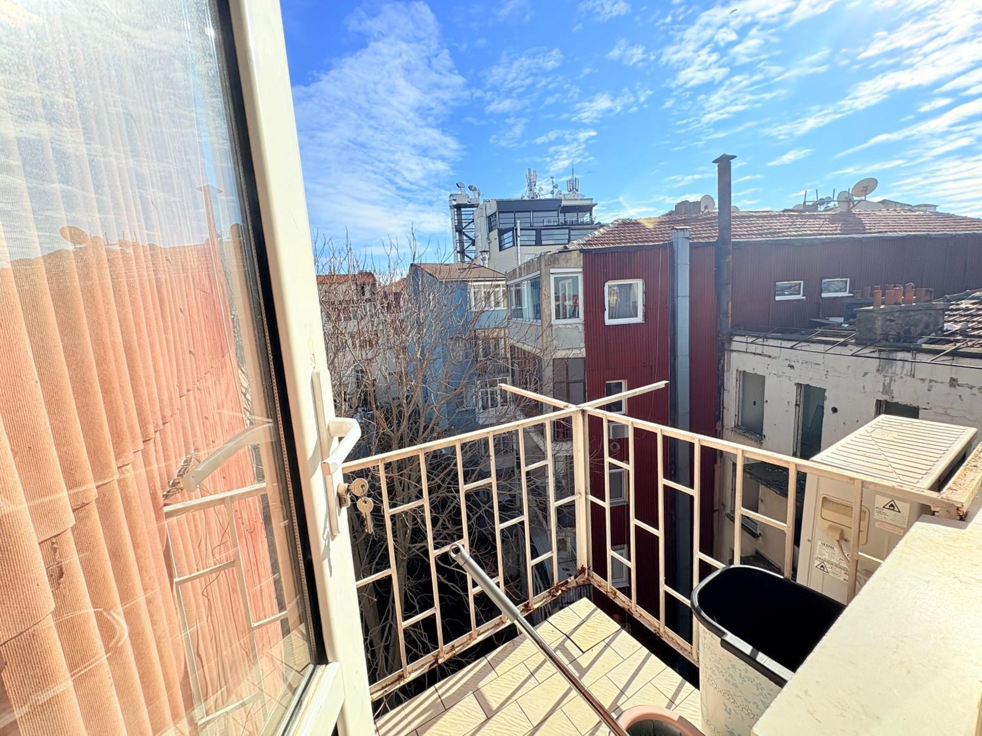 Apartment With 3br, Lift, Ac, Cihangir