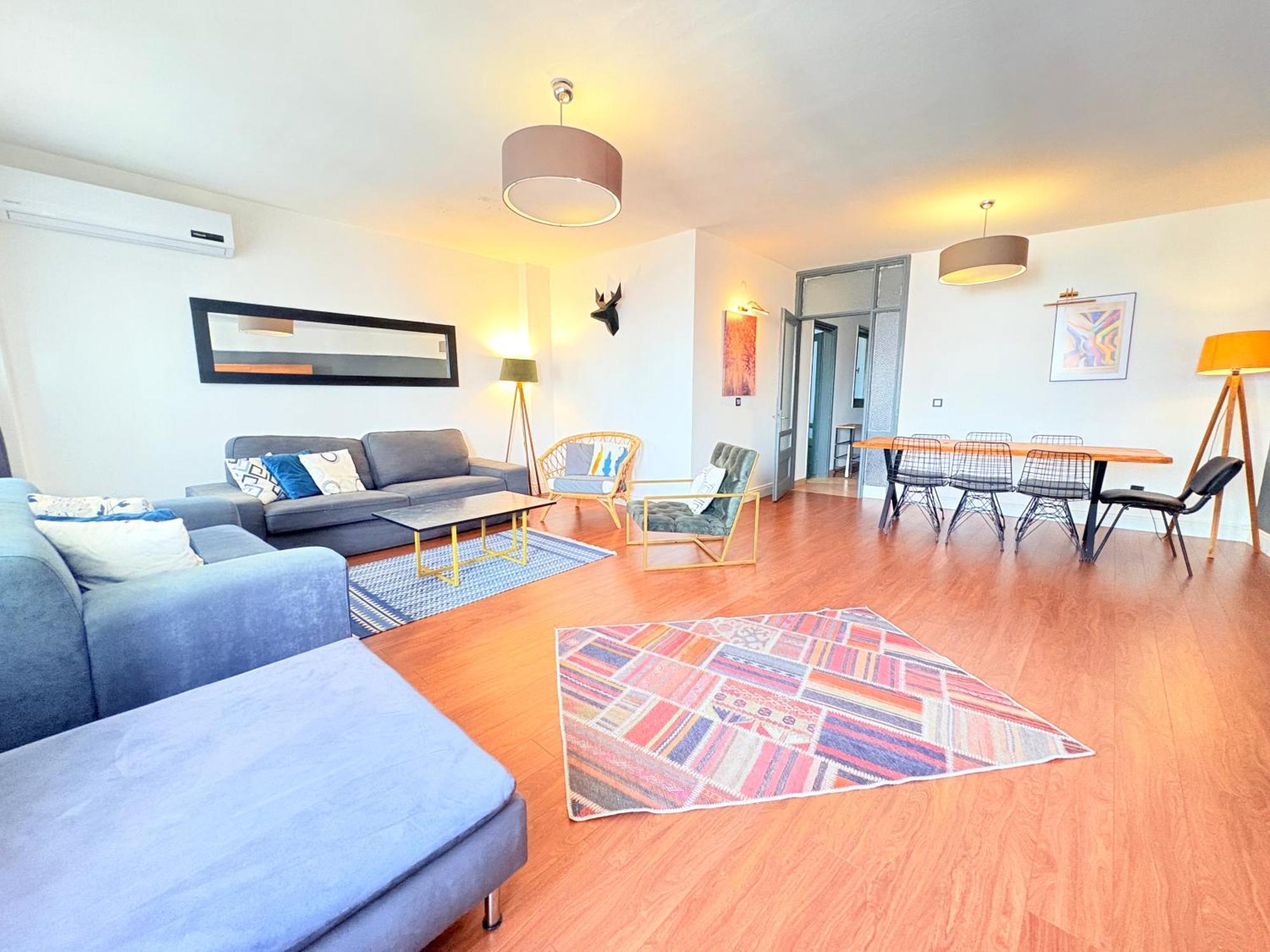 With 3br, Lift, Ac, Cihangir