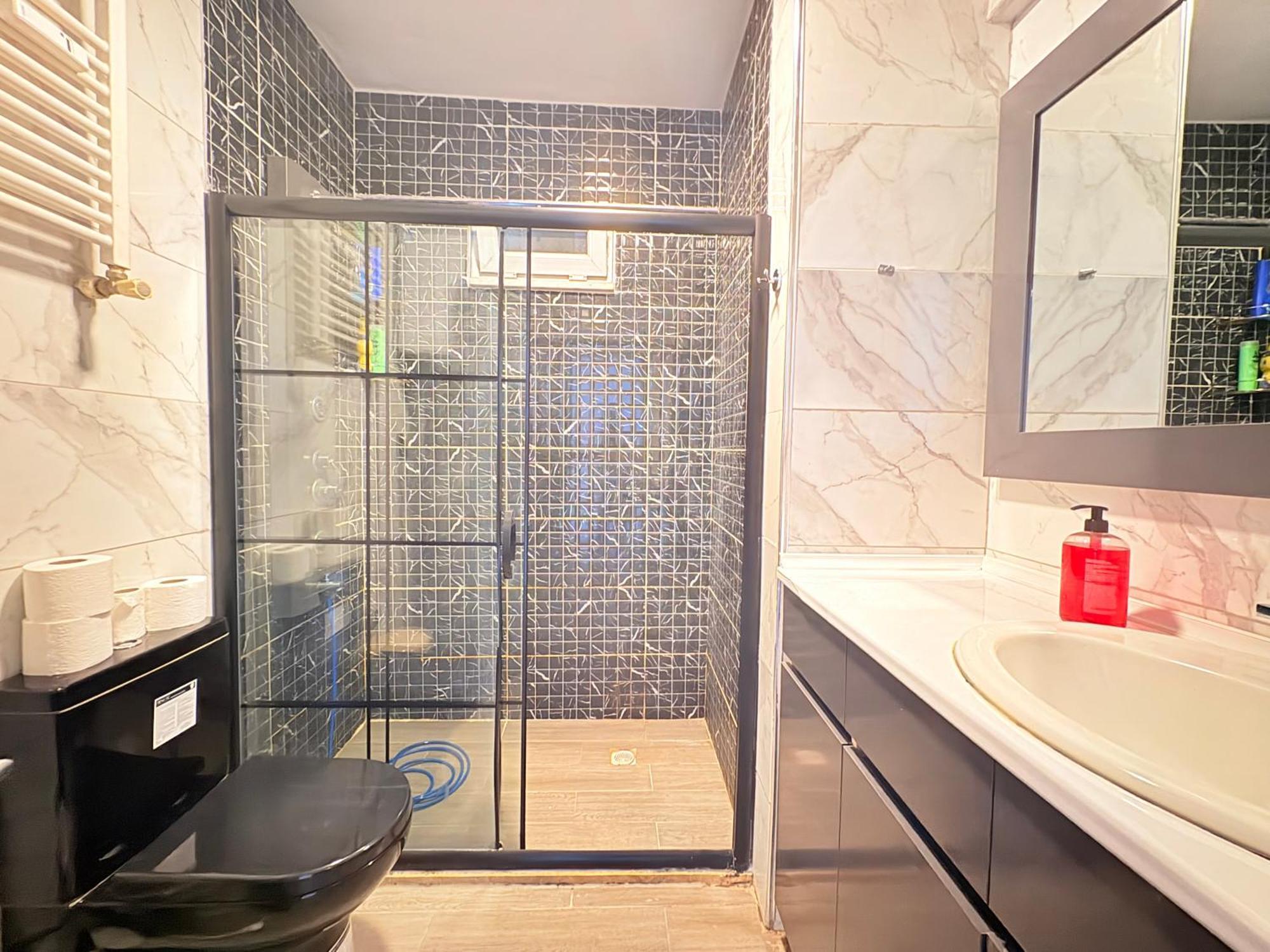 Apartment With 3br, Lift, Ac, Cihangir