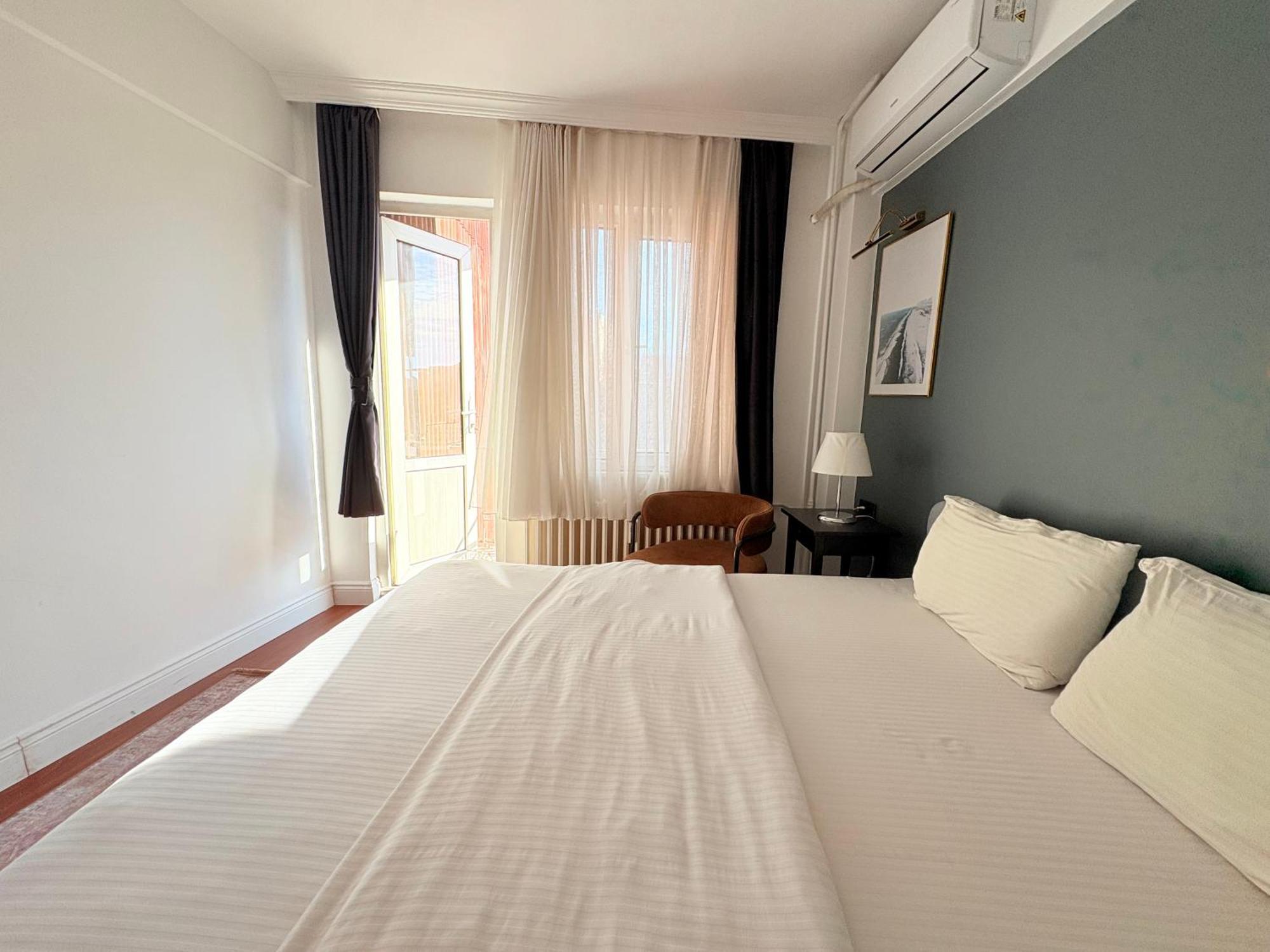 Apartment With 3br, Lift, Ac, Cihangir