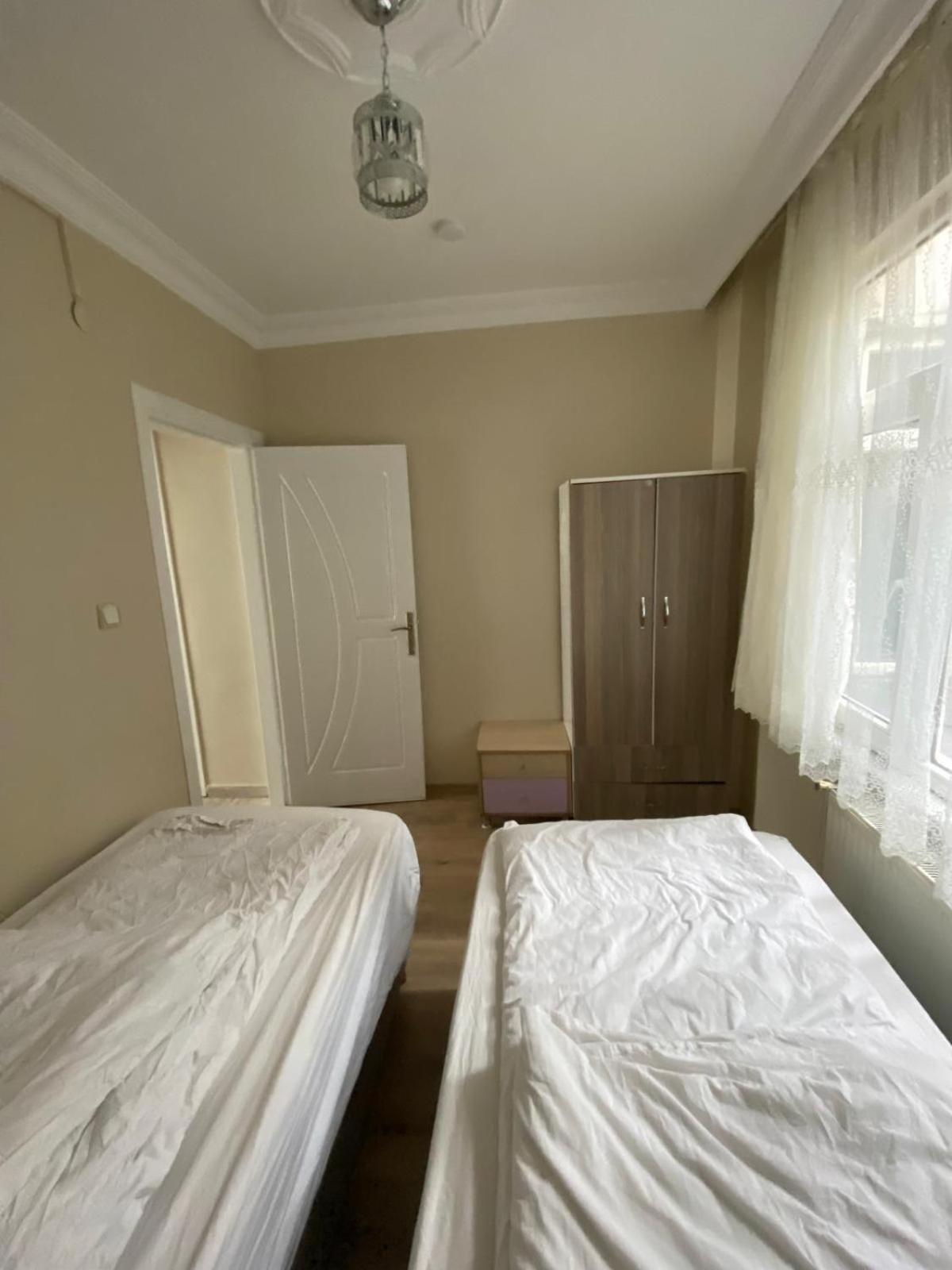 Eda's Apartment *
