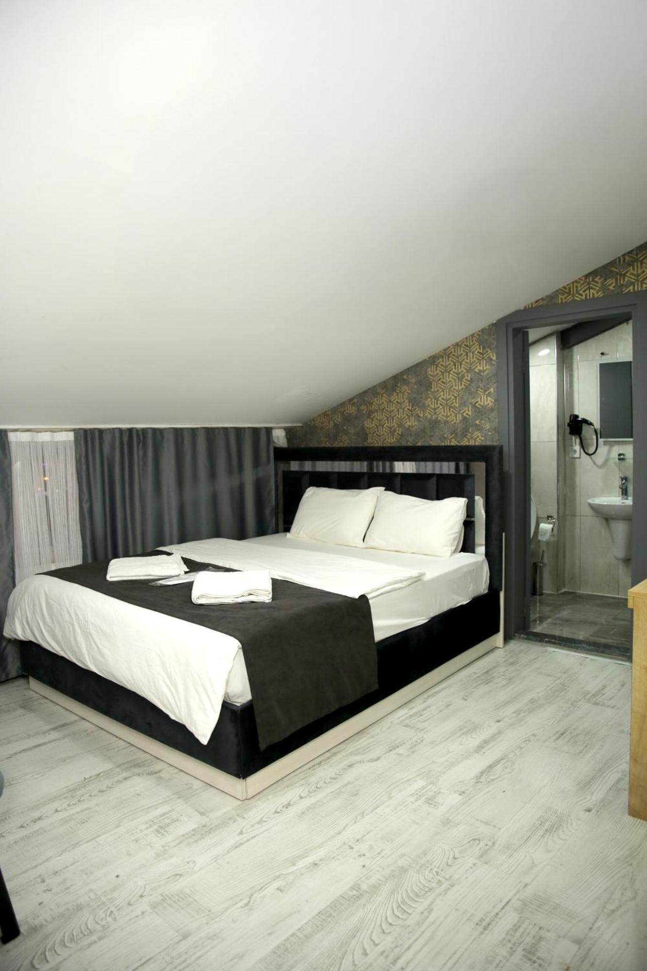Minimalist Hotel