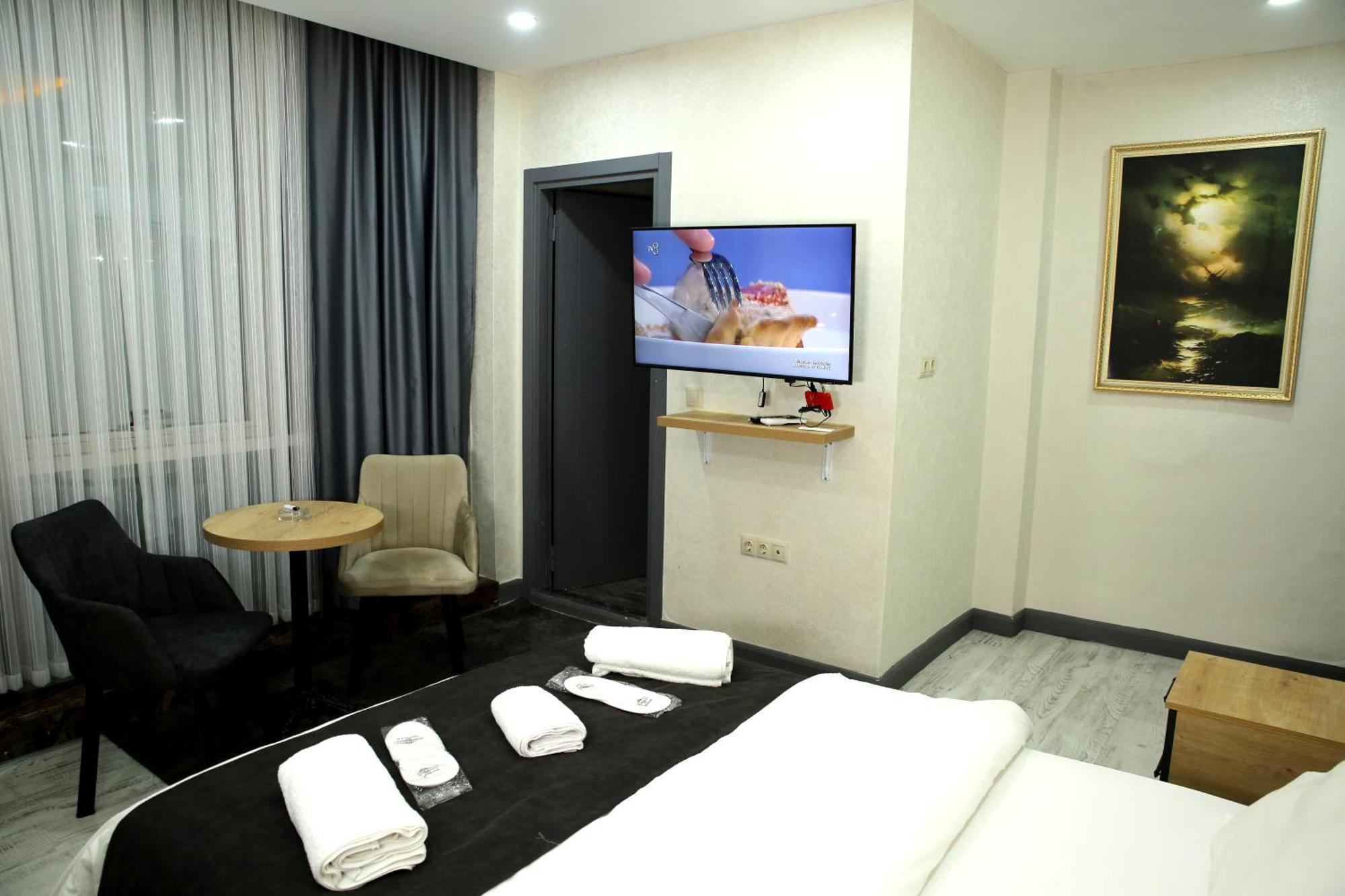 Minimalist Hotel *
