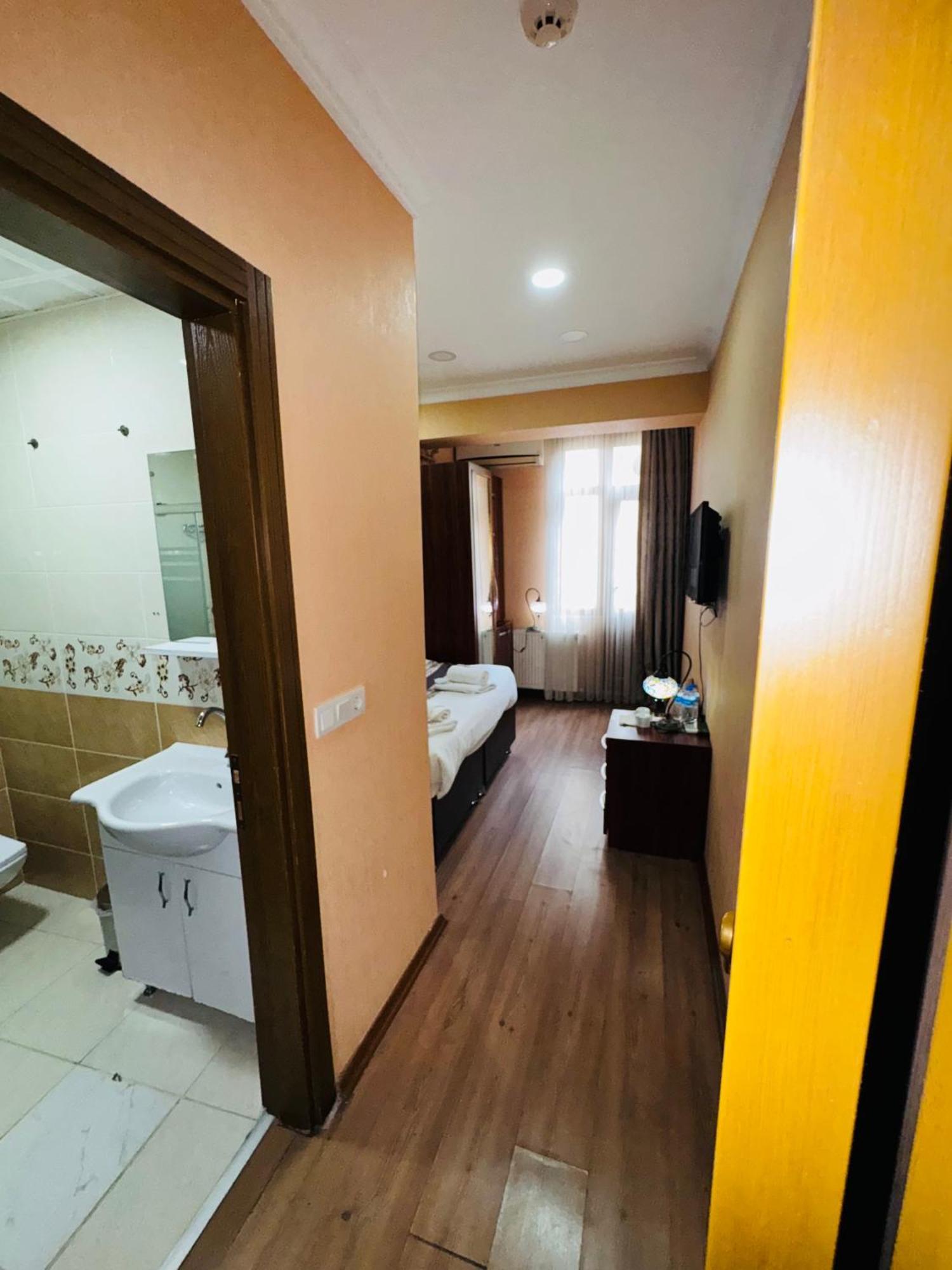 Renova Old Hotel *