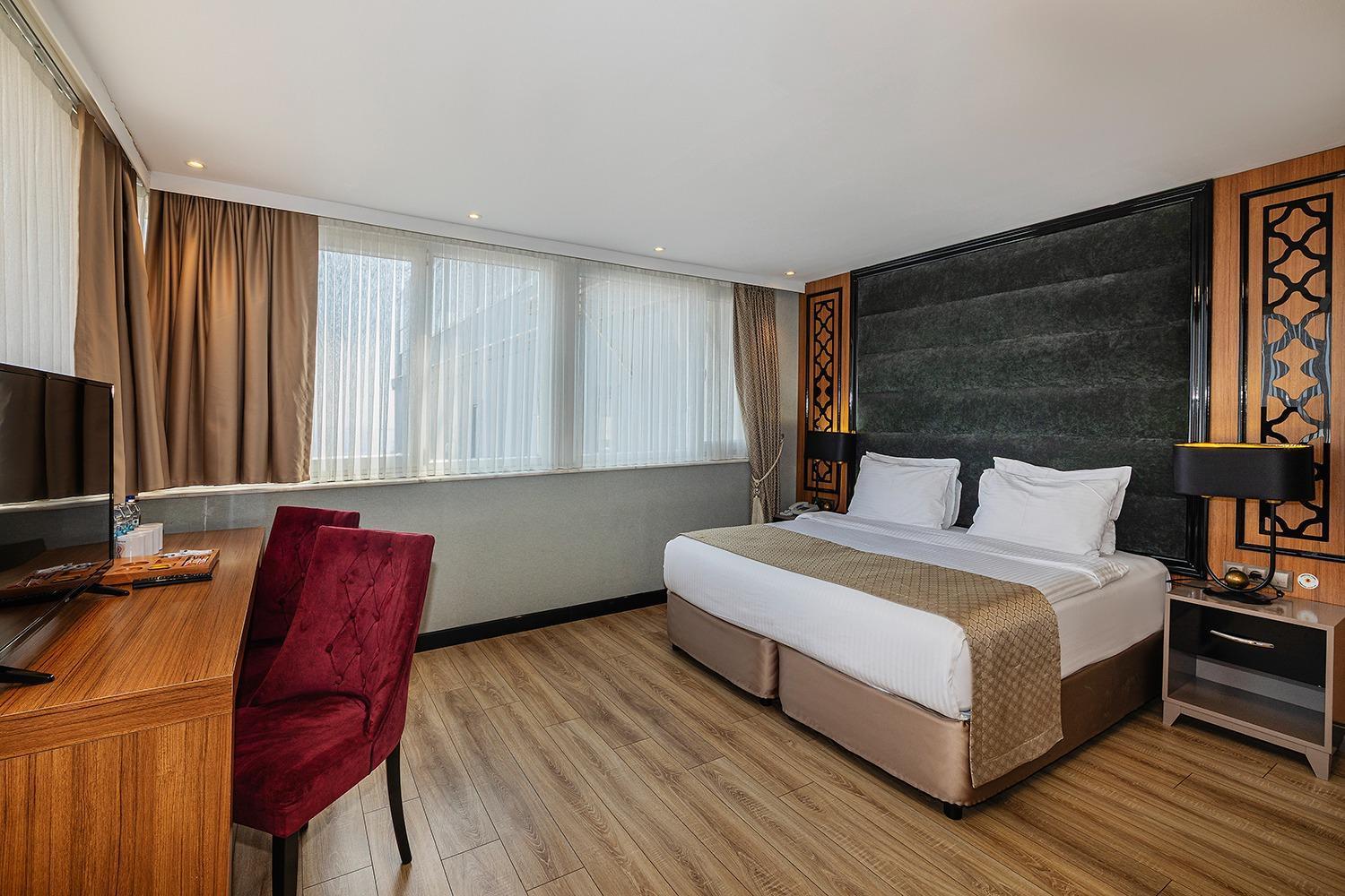 Aristocrat Hotel