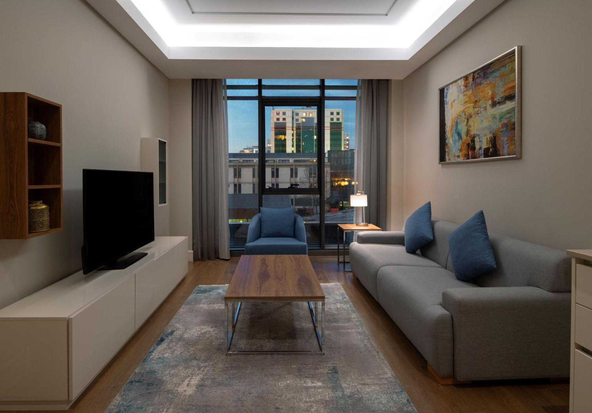 Movenpick Living 5*