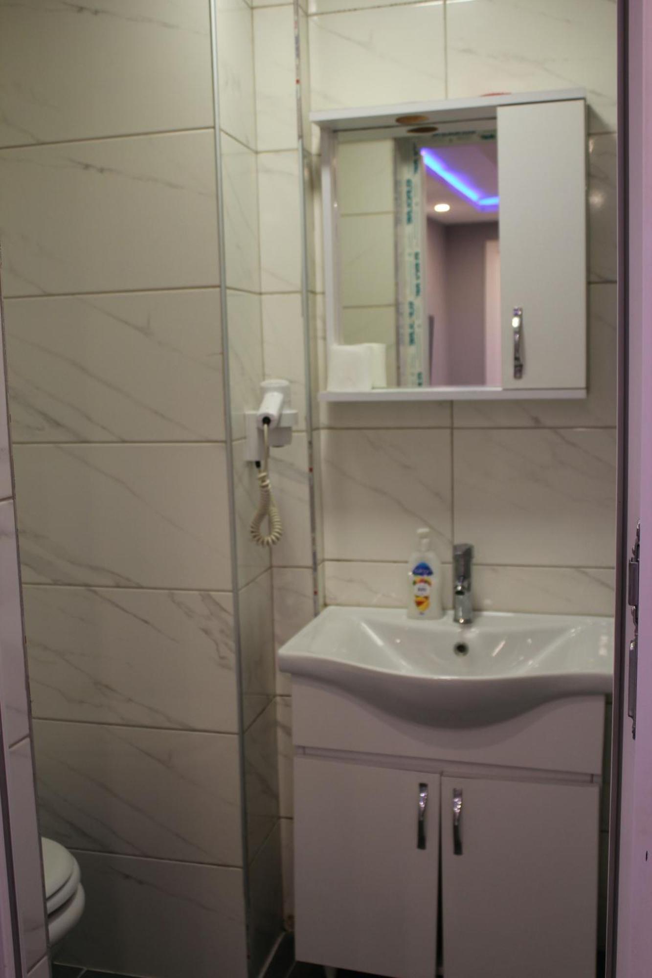 Ada Life Hotel *