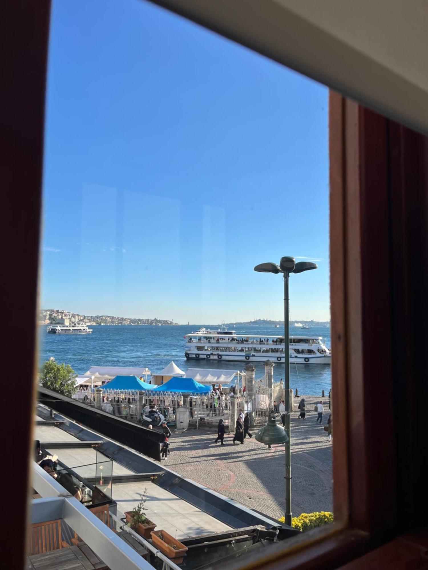 Levant De Luxe Inn