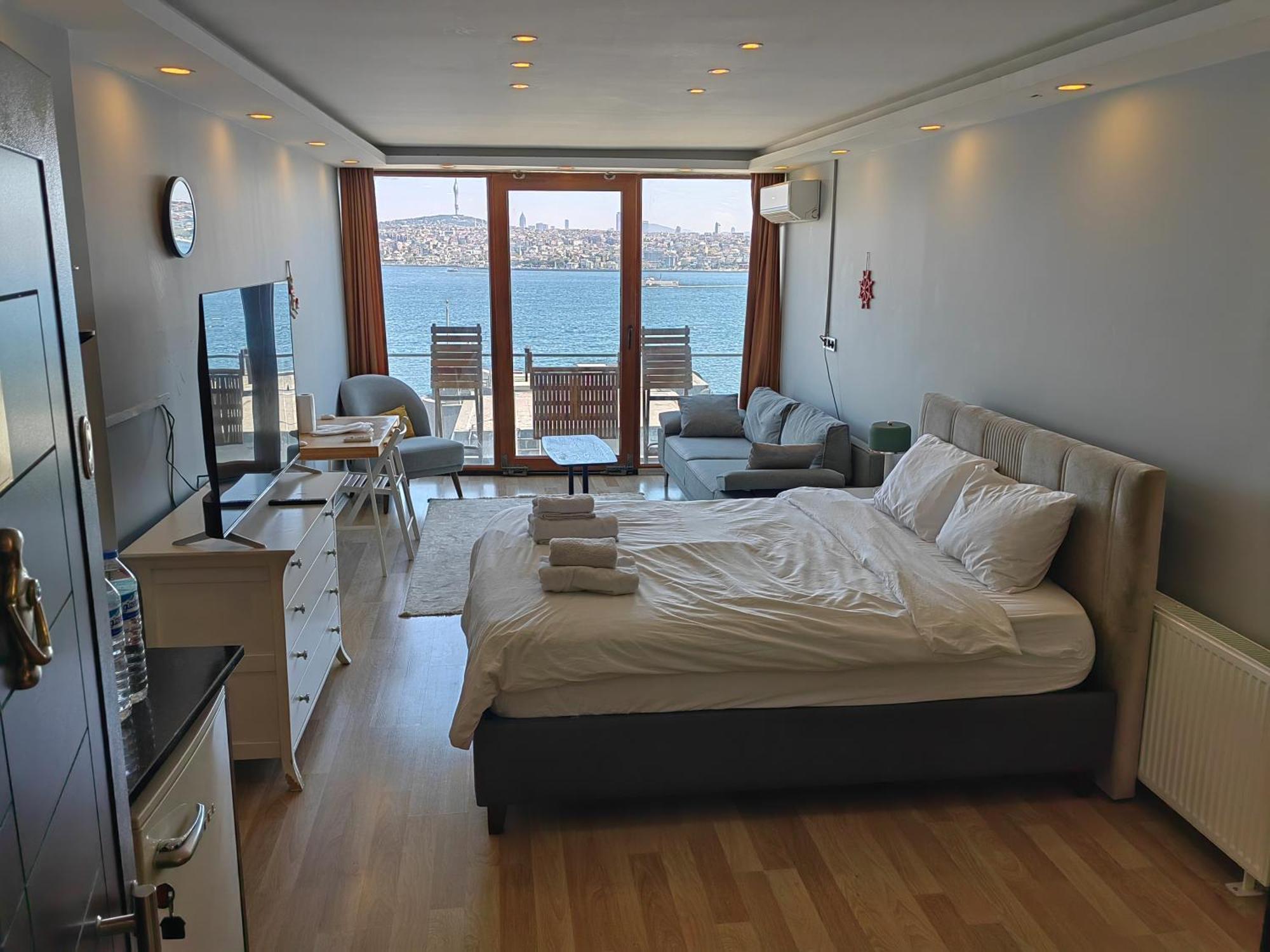 Bosphorus Menekshe Rezidances Apartment