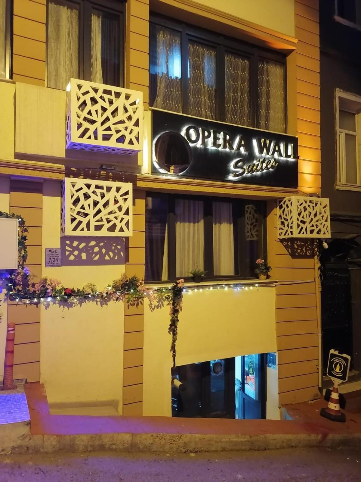 Hotel Opera *