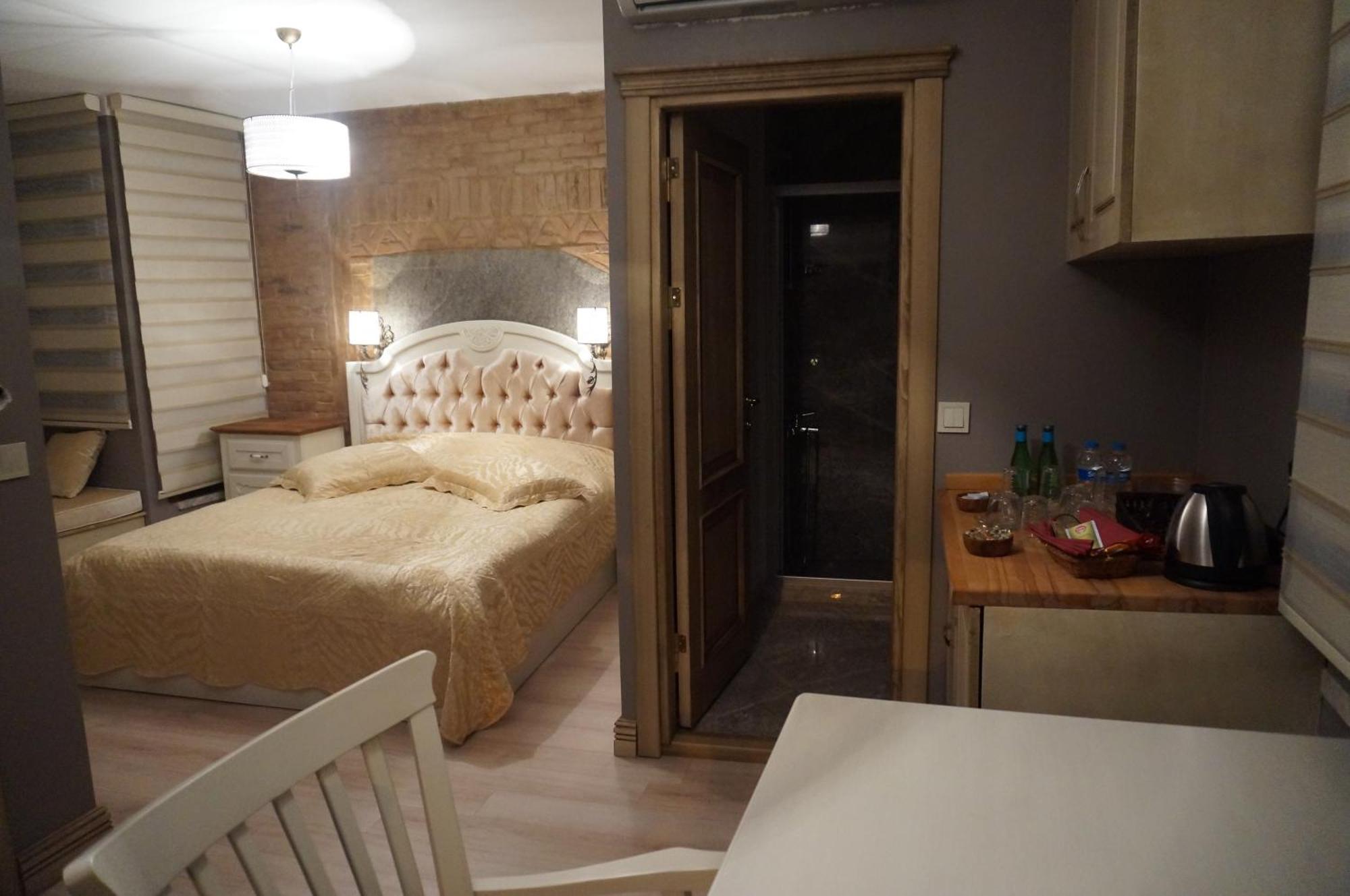 Kapselhotel Galatolia *