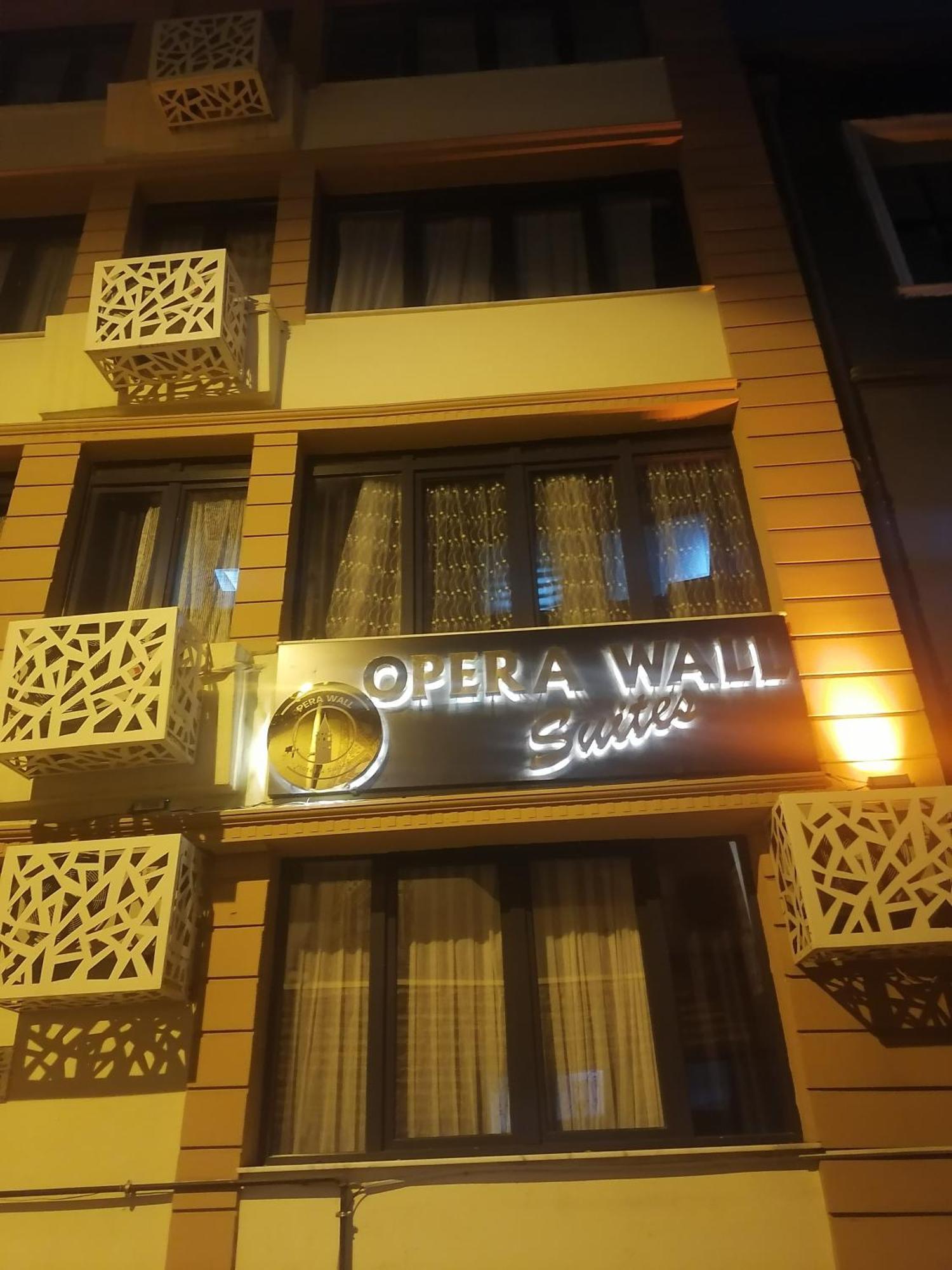 Hotel Opera *