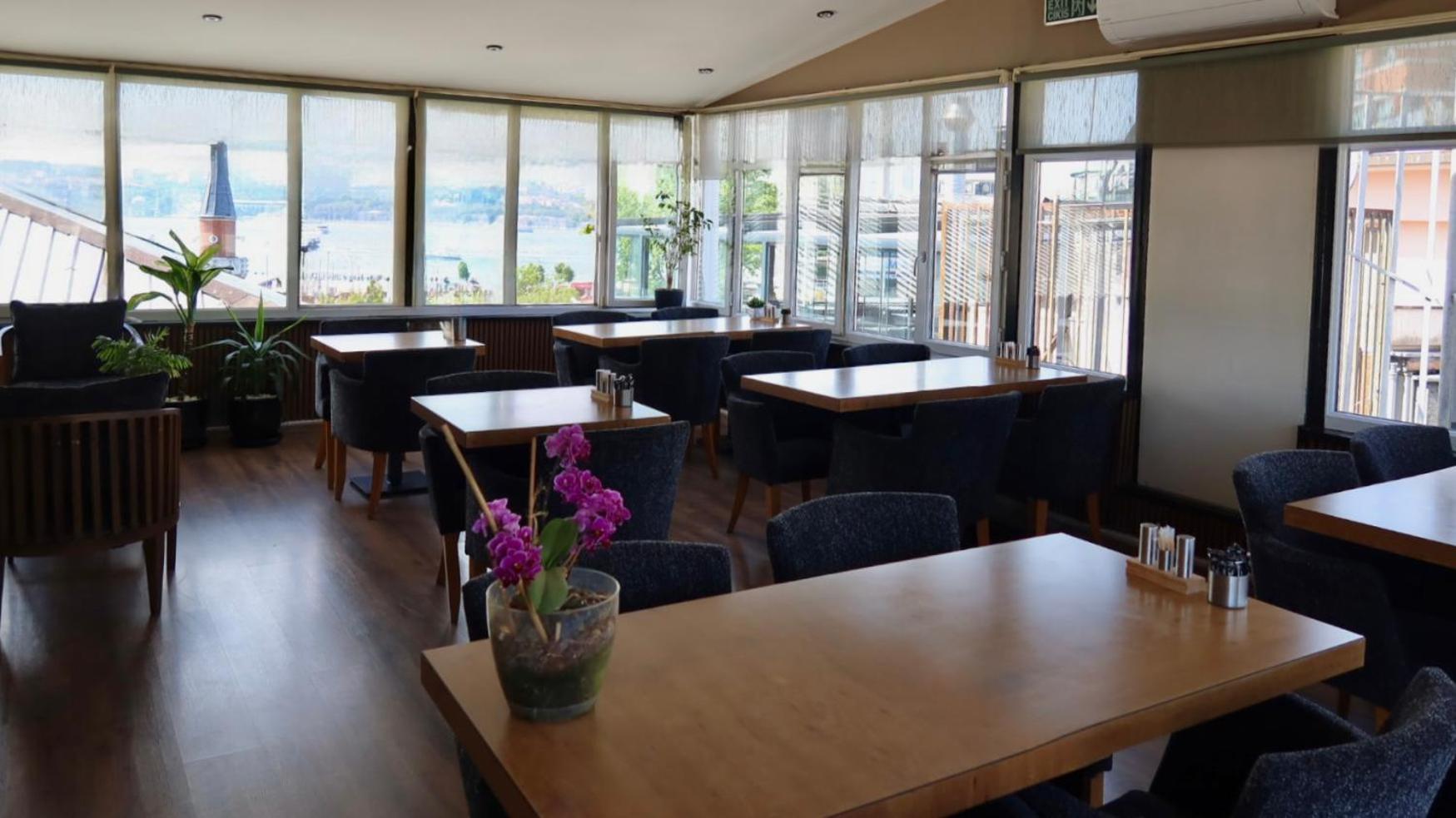 Hotel Ueskuedar