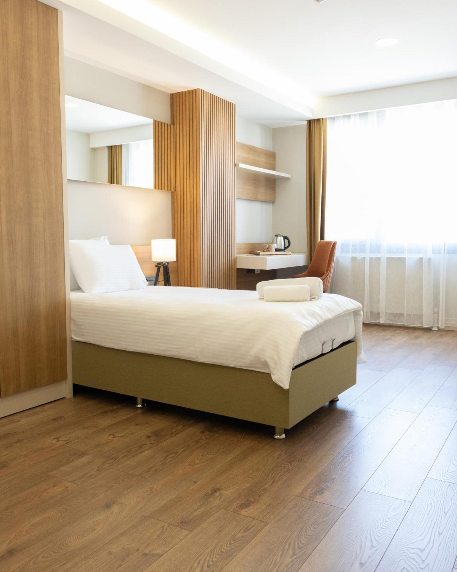 Frezya - Exclusively Woman Hotel *