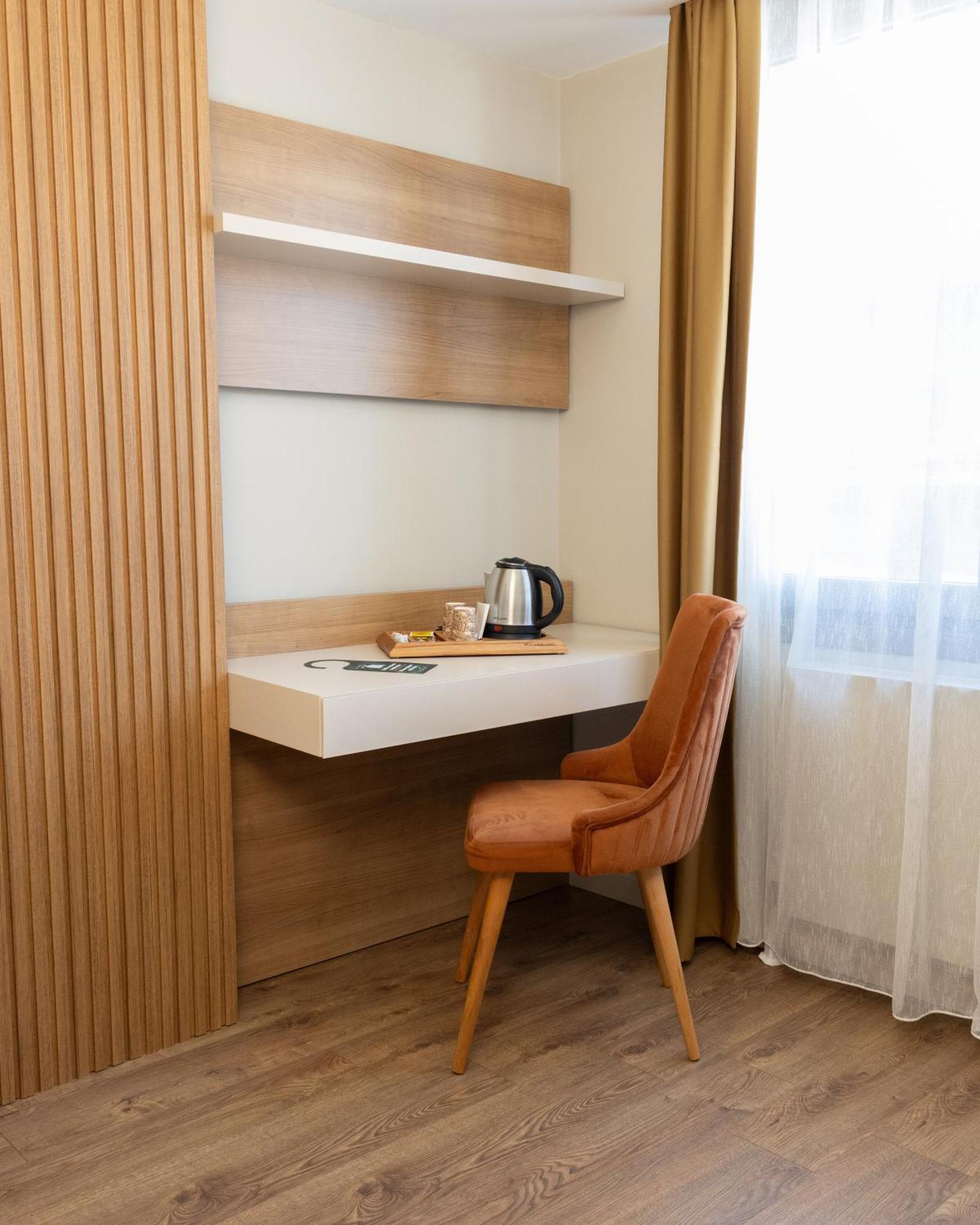 Frezya - Exclusively Woman Hotel *