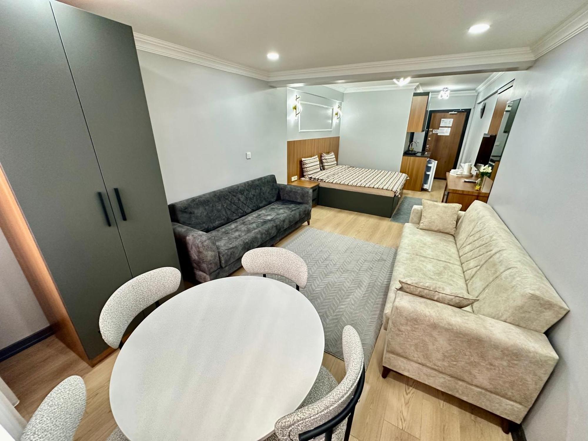 Apartment Asil House