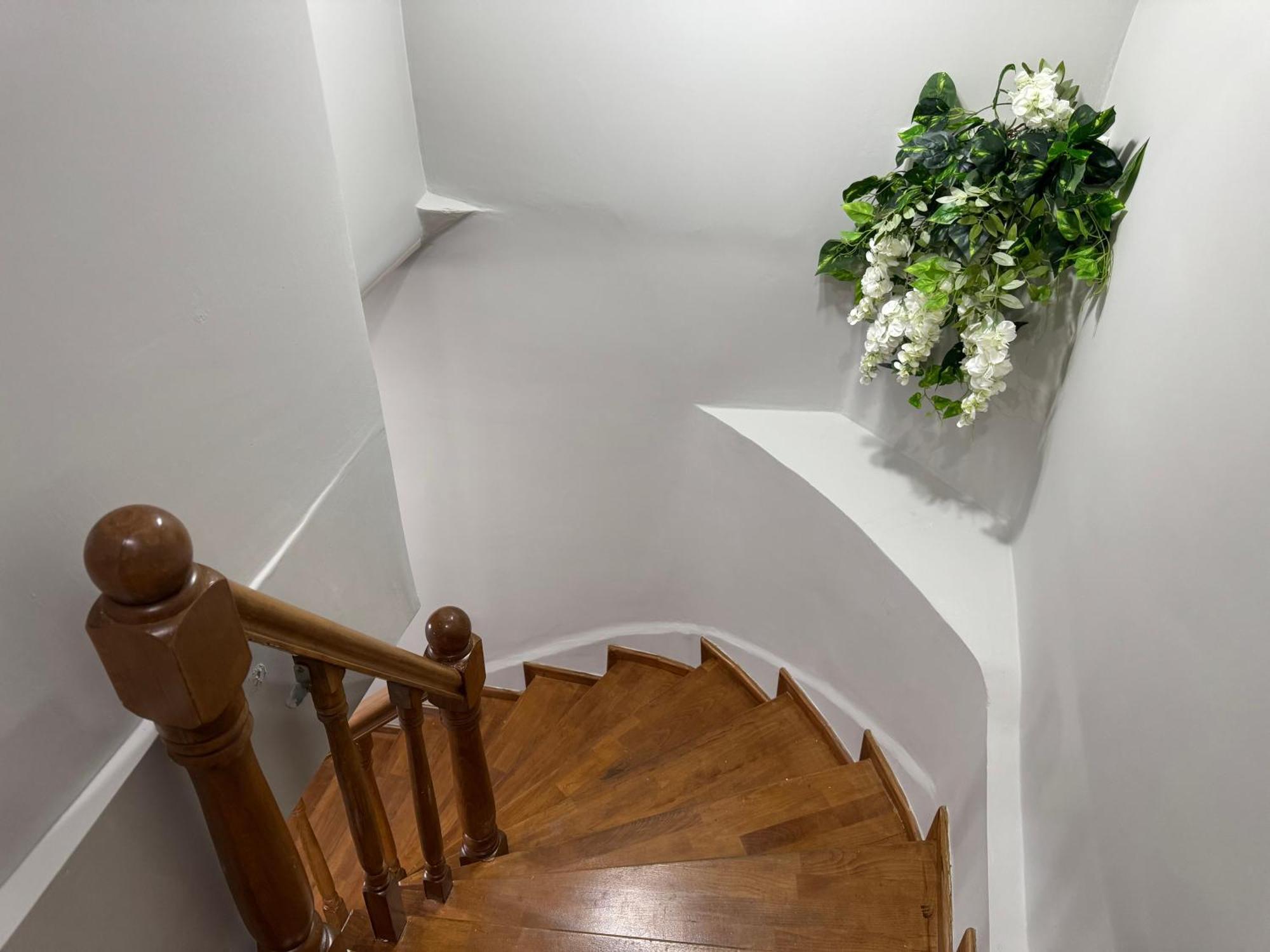 Nook Boutique Hotel *