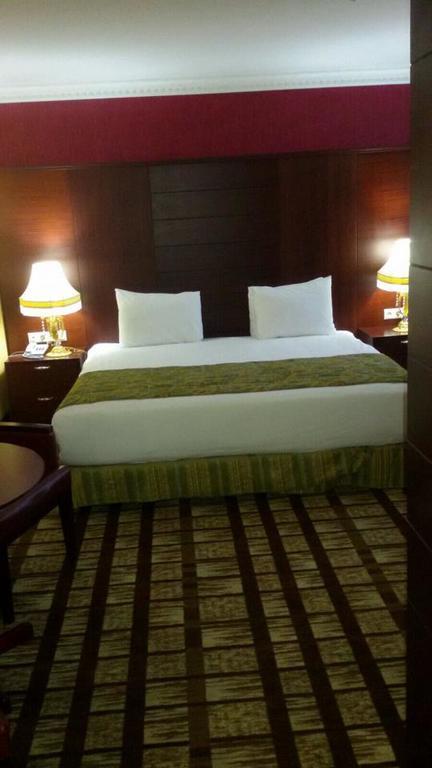 Hotel 9 On