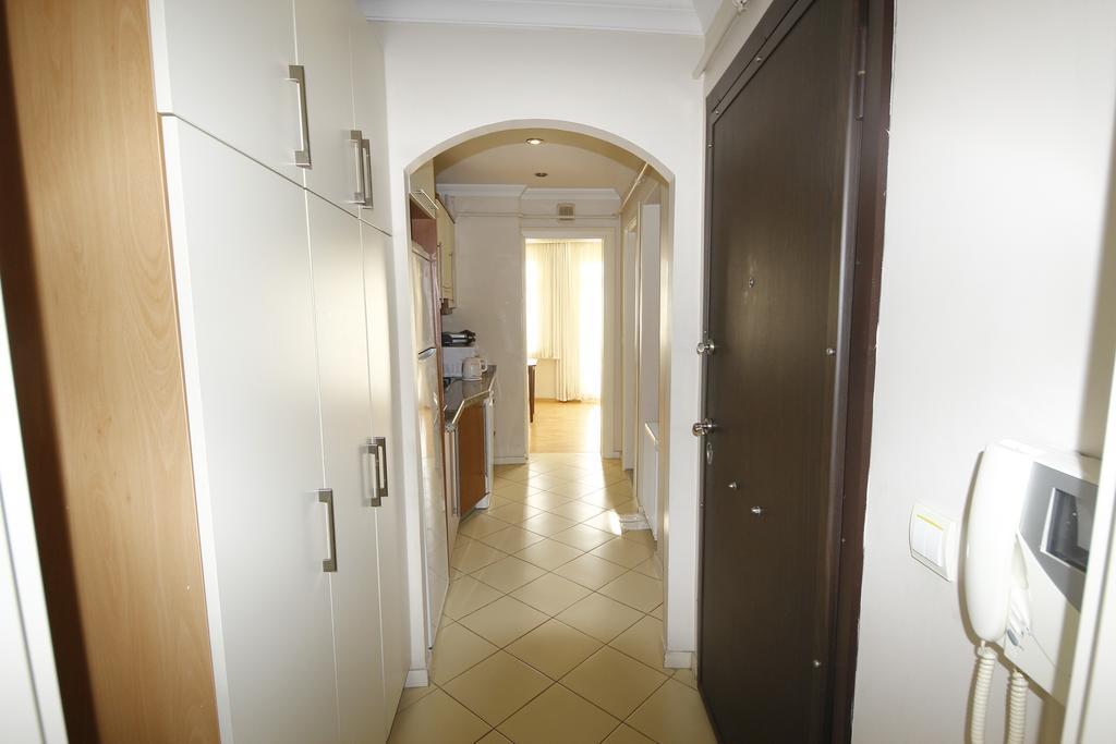 Away Aparthotel 3*