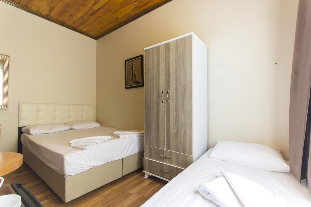 Herton Hotel *