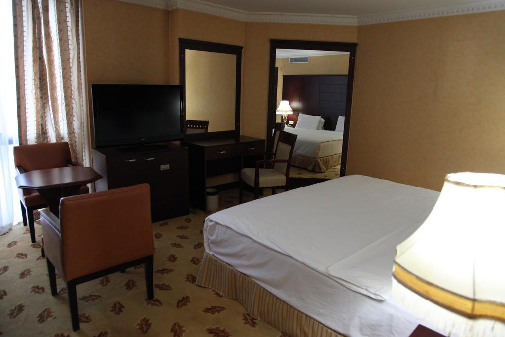 9 On Hotel 4*