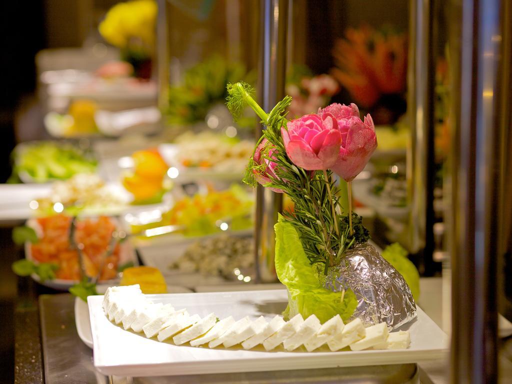 Momento - Special Category Istanbul