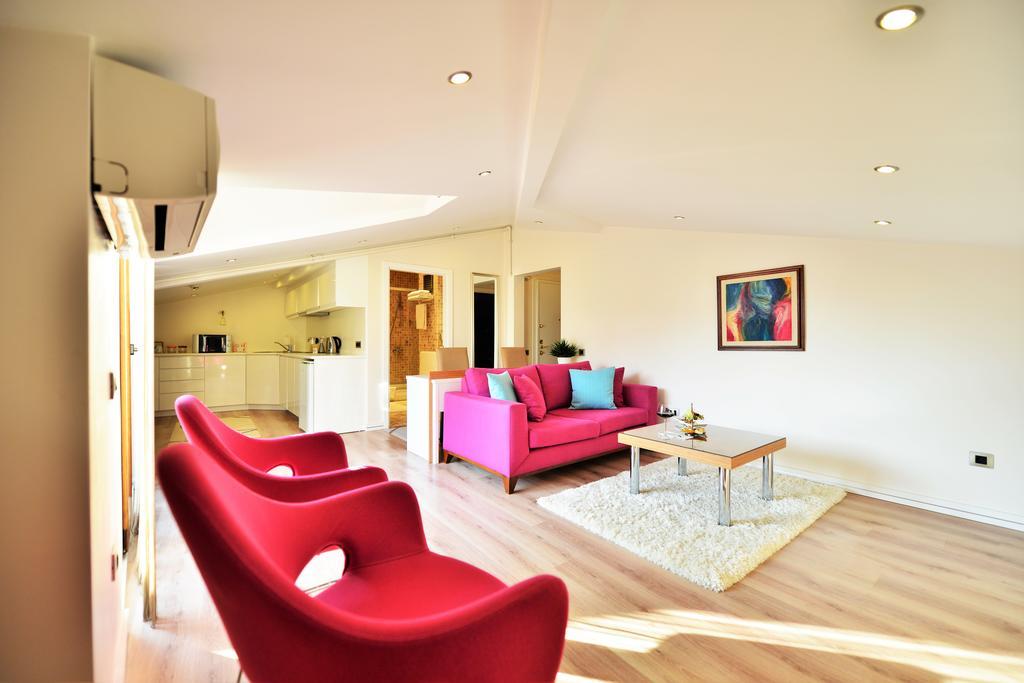 Aura 2* Istanbul