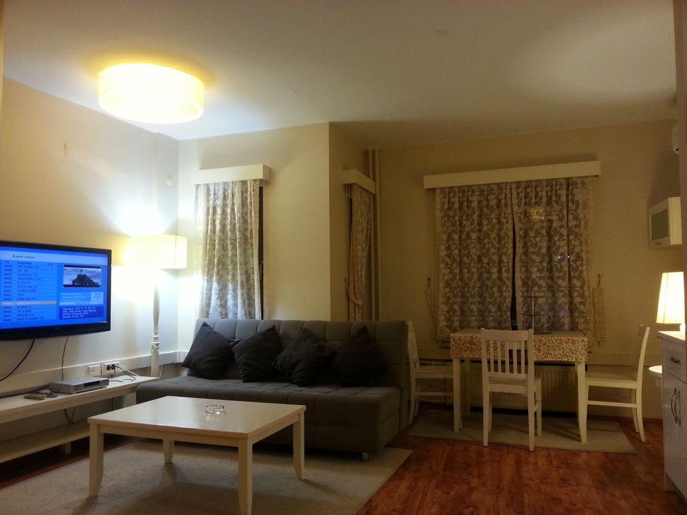 Away Aparthotel 3*