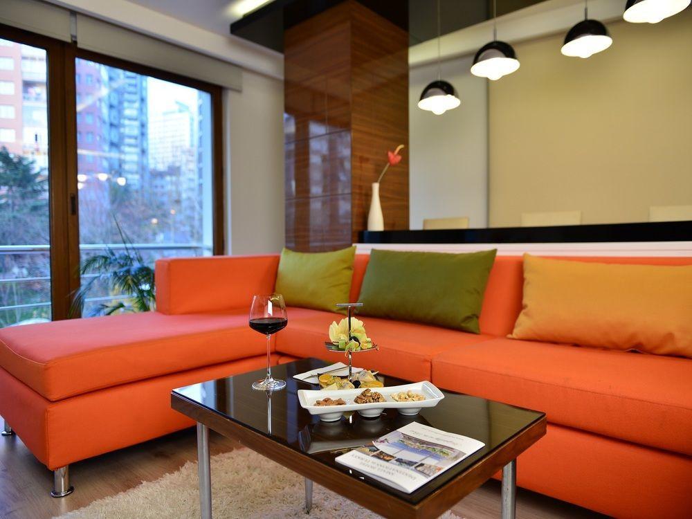 Aura Aparthotel