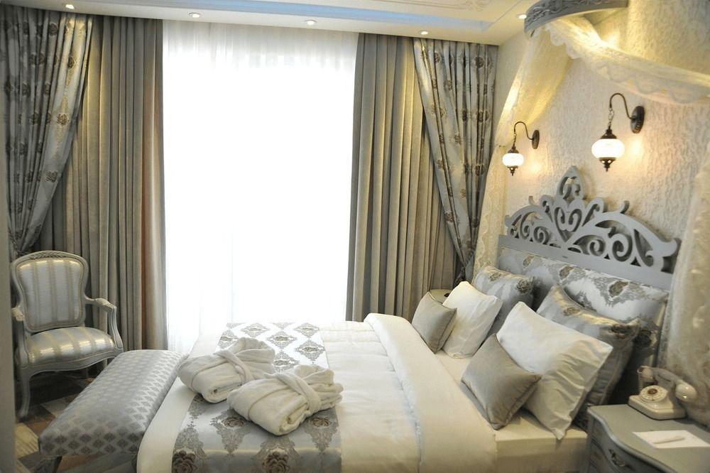 Ayna 4*