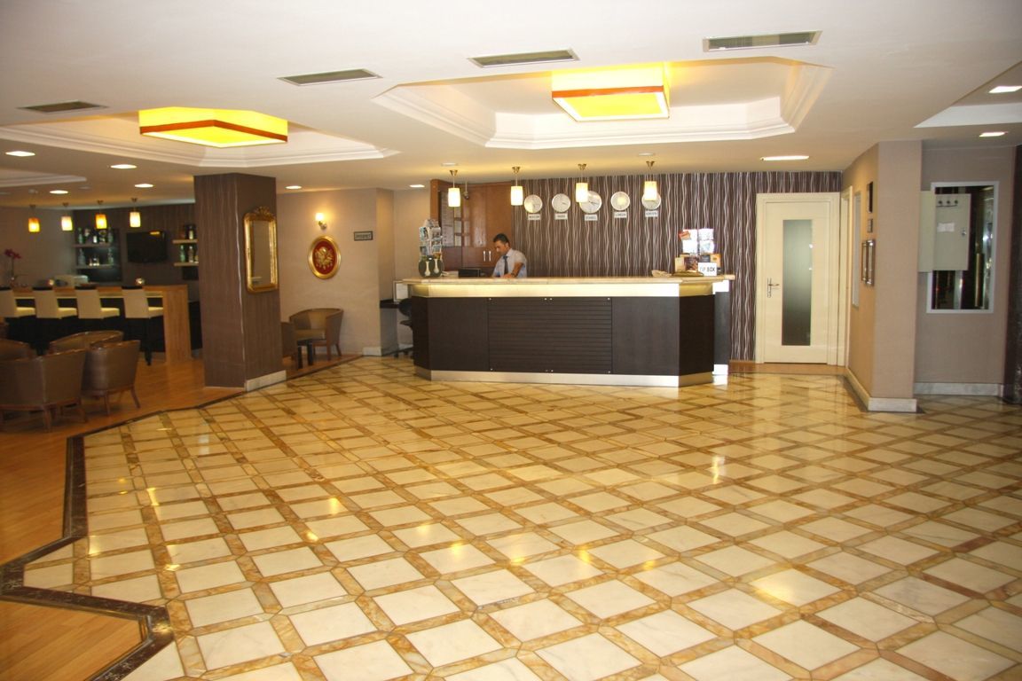 Grand Ant Hotel 3*